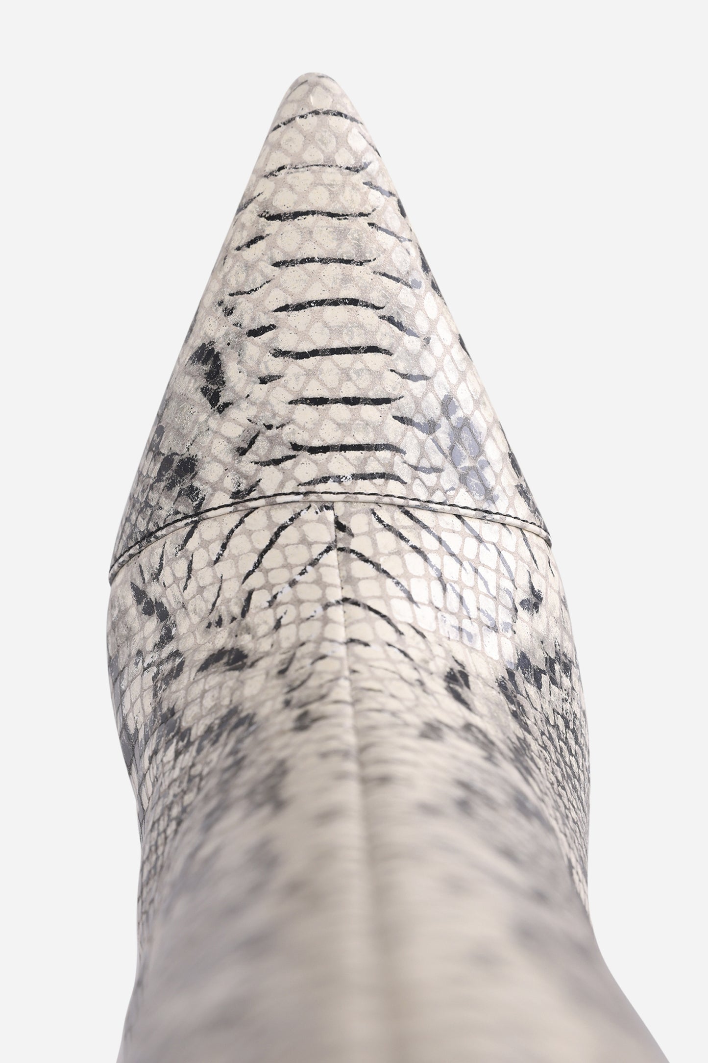 Aly-cia | oatmilk/white/black