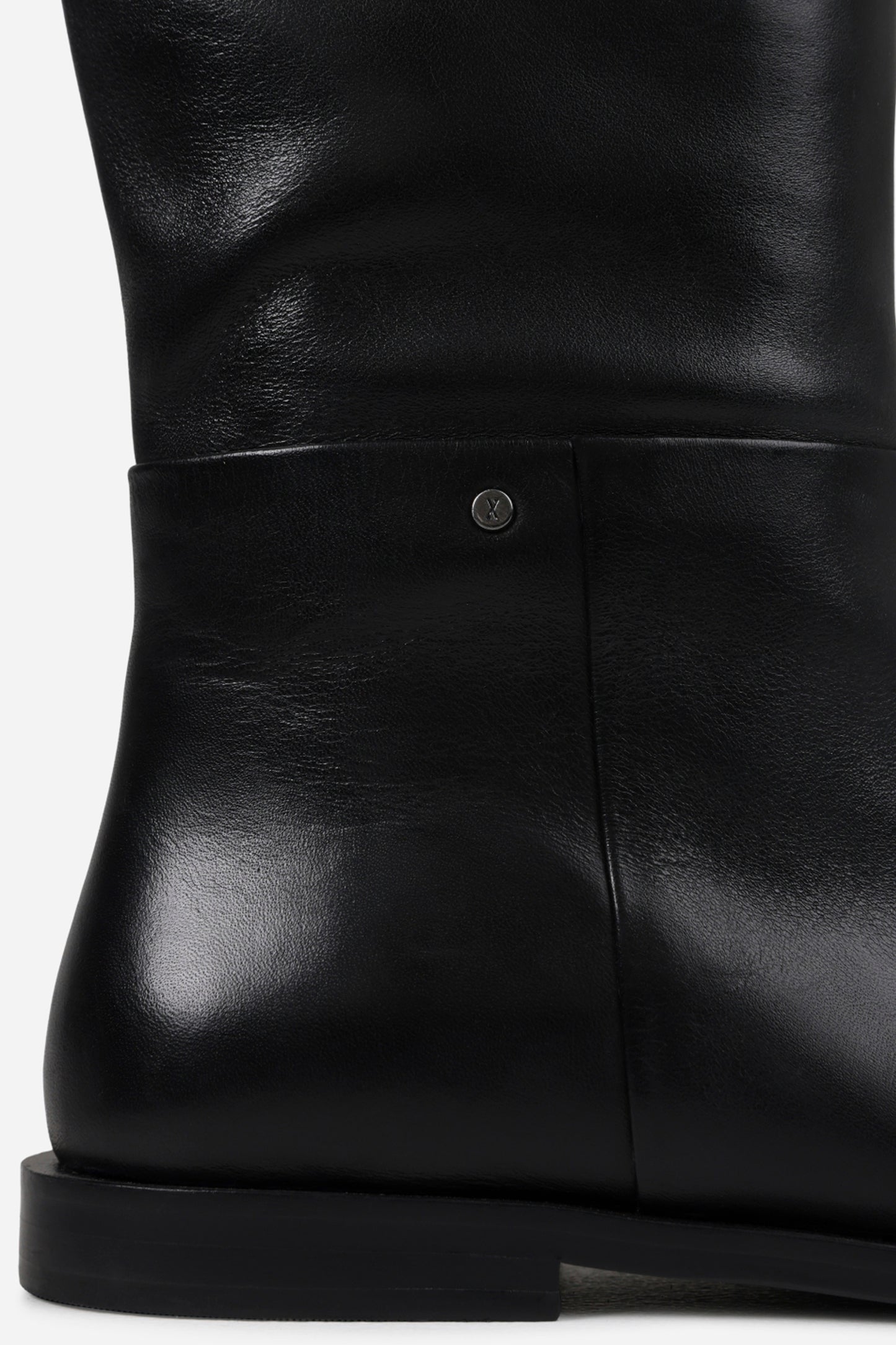 Kels-ie | black