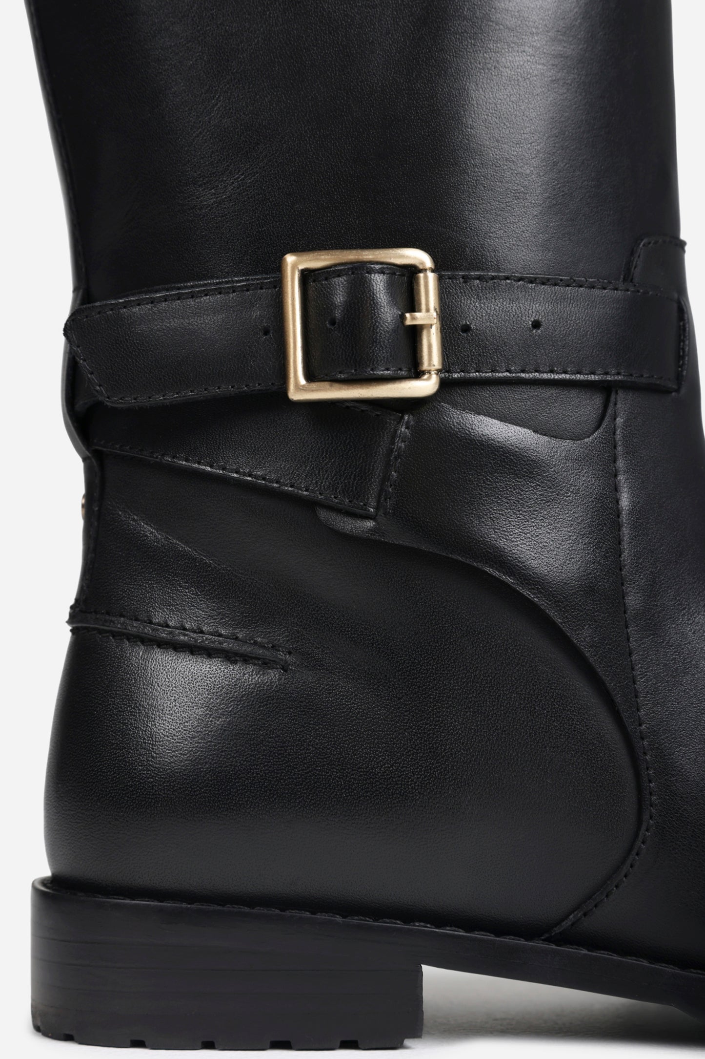 luc-yy | black