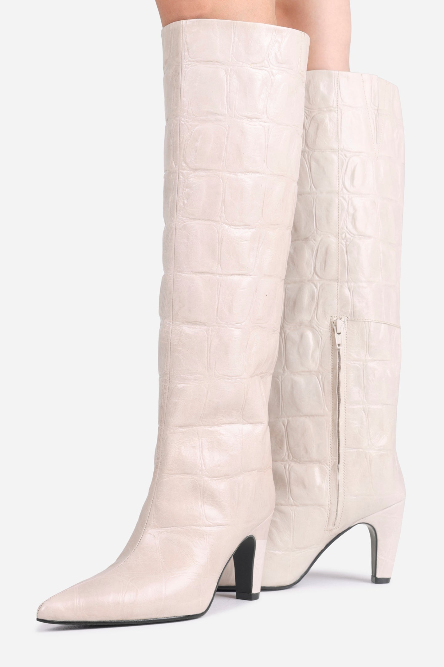 low-jadey | off white