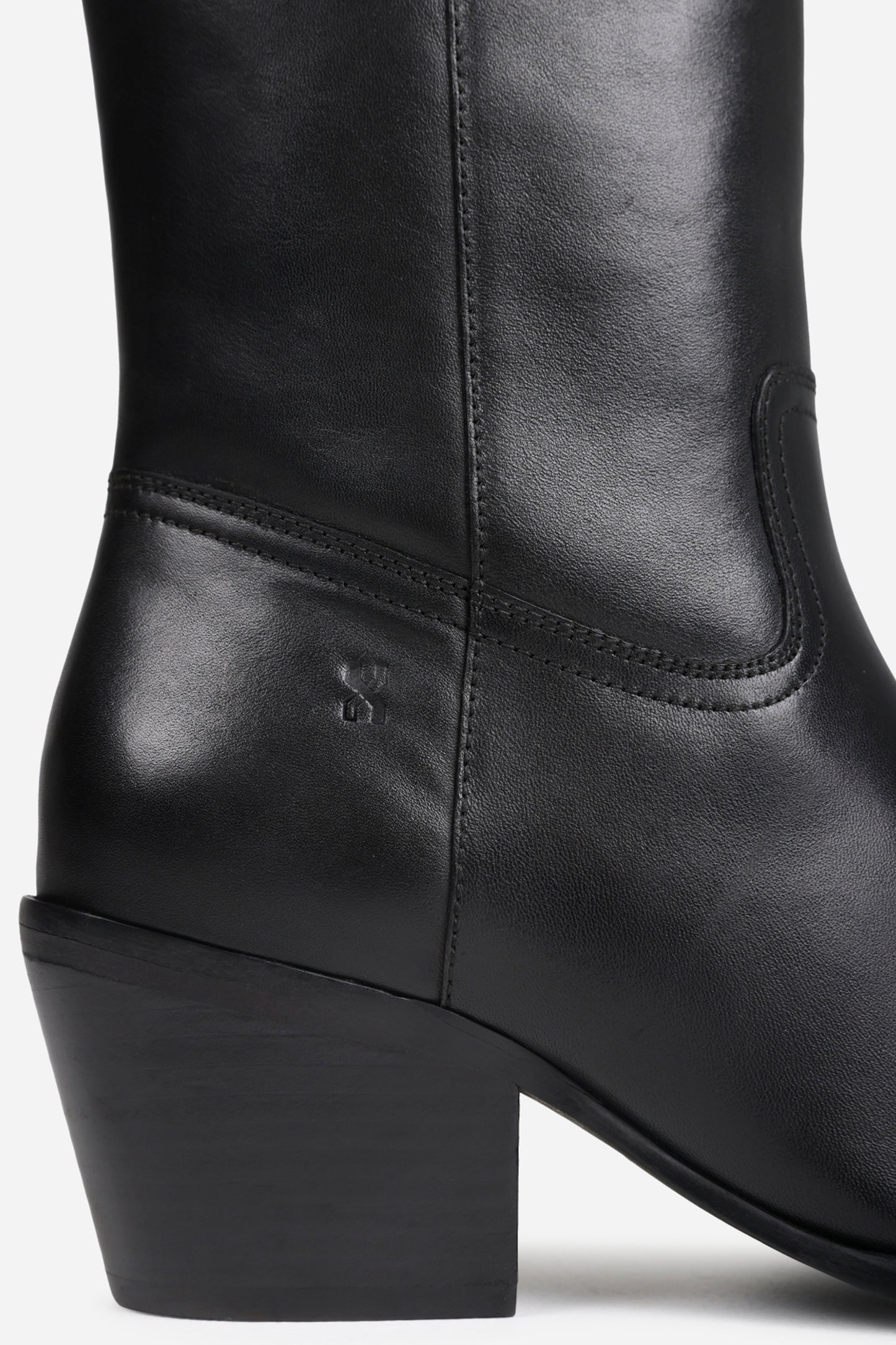 jukeson | black