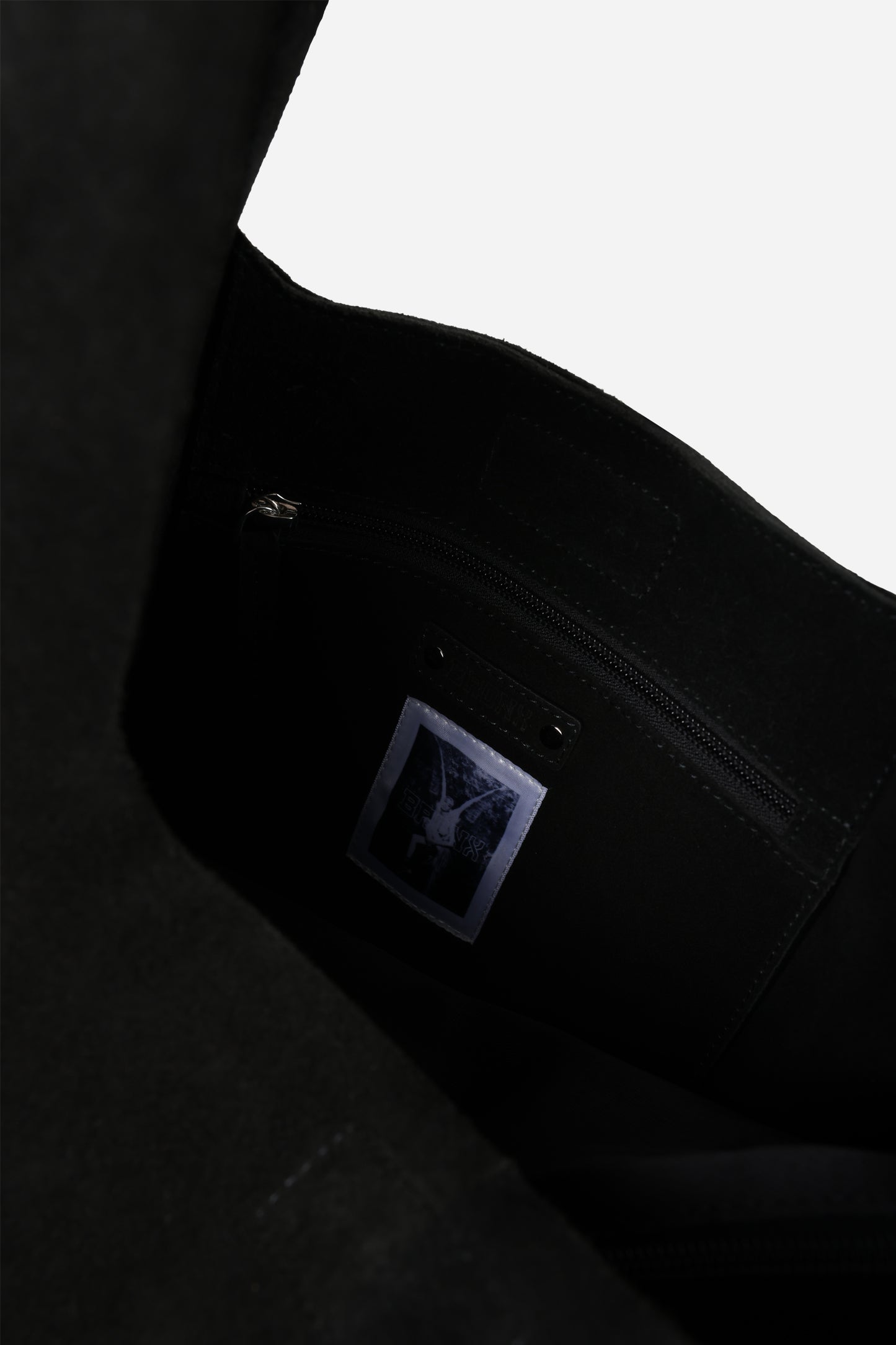 al-ivia | black