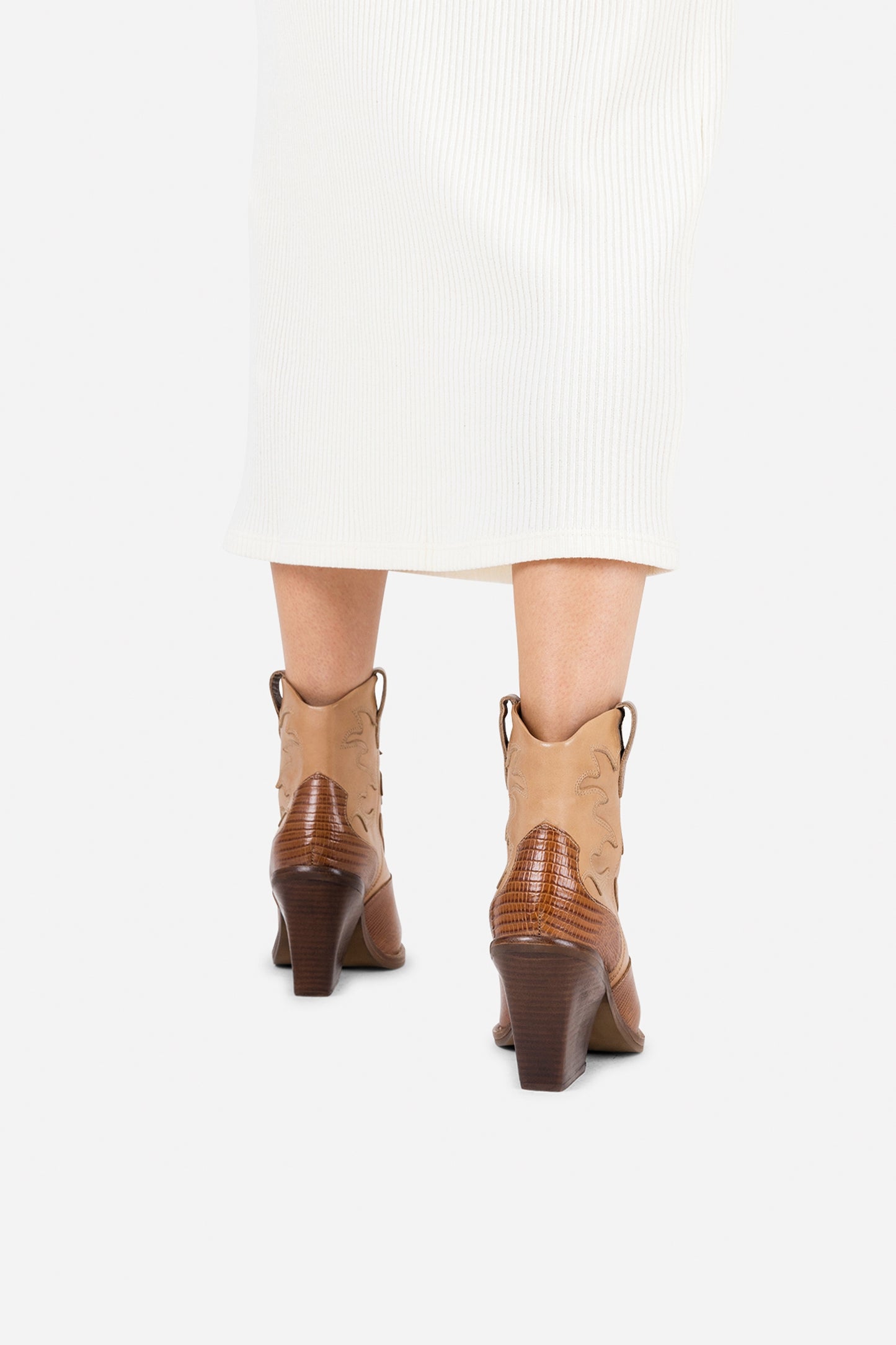 new-kole | dark camel