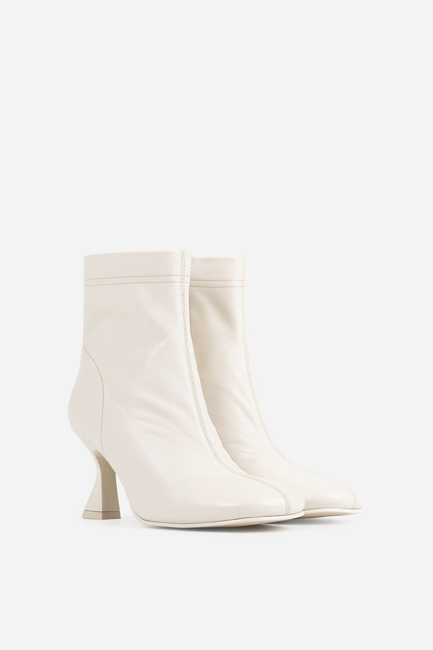 Enkellaars Met Hak Xar-a | oatmilk
