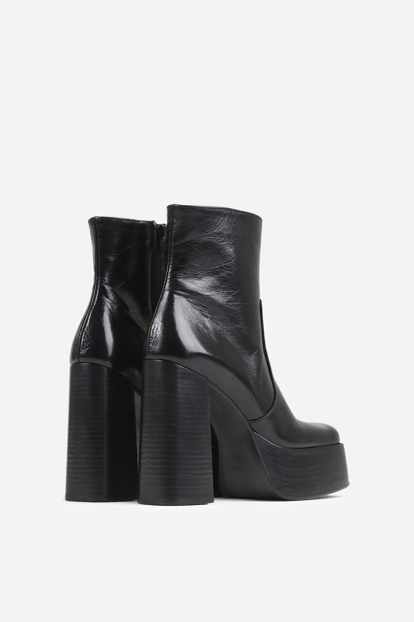 Enkellaars Met Hak Be-lla | black