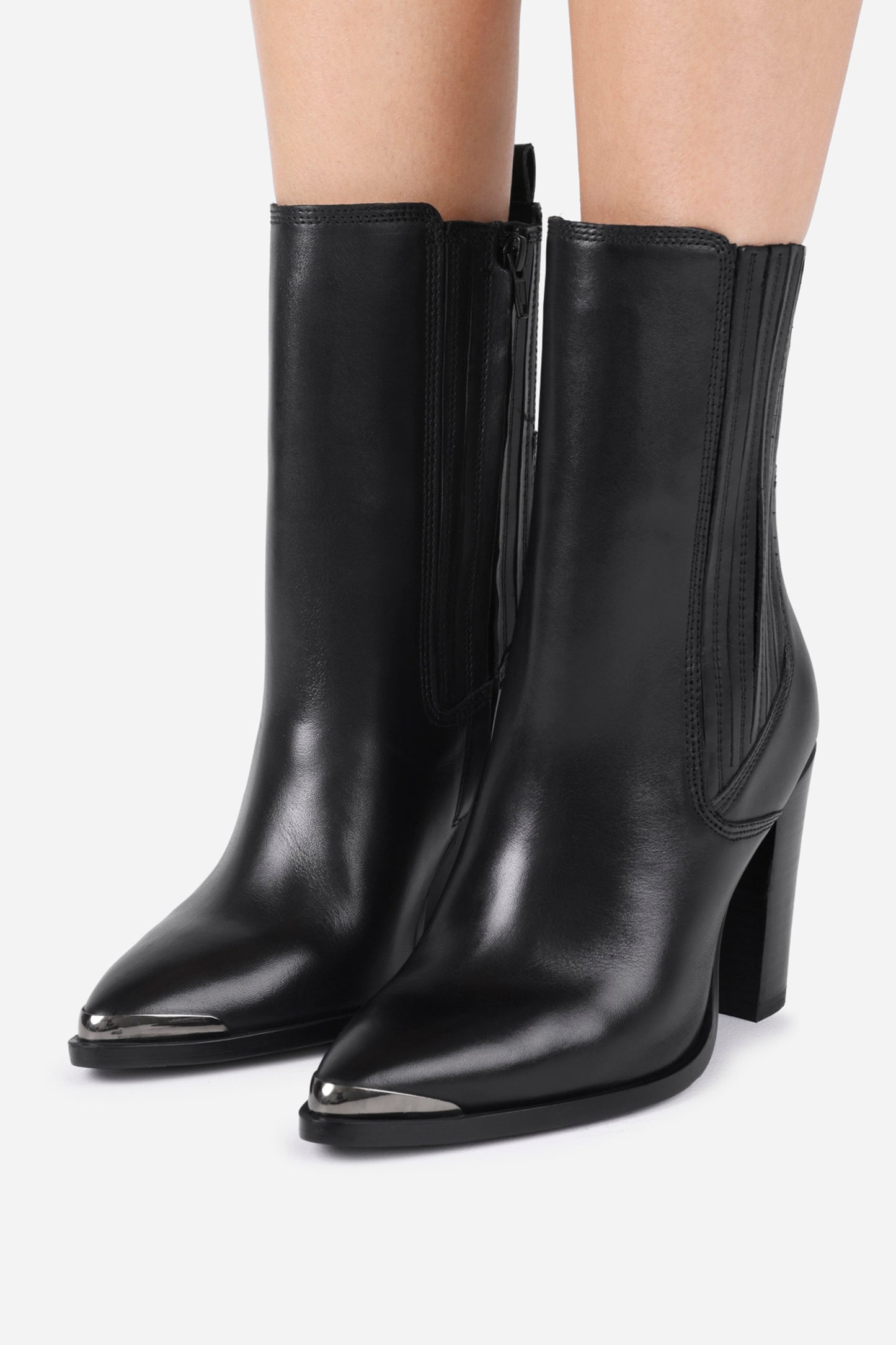 New-Americana | black