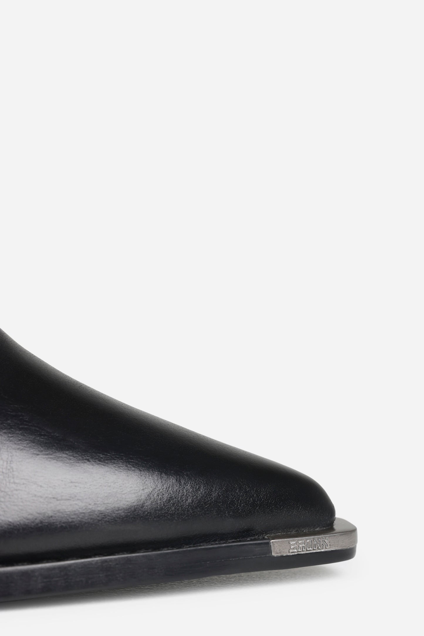 Next low kole | black