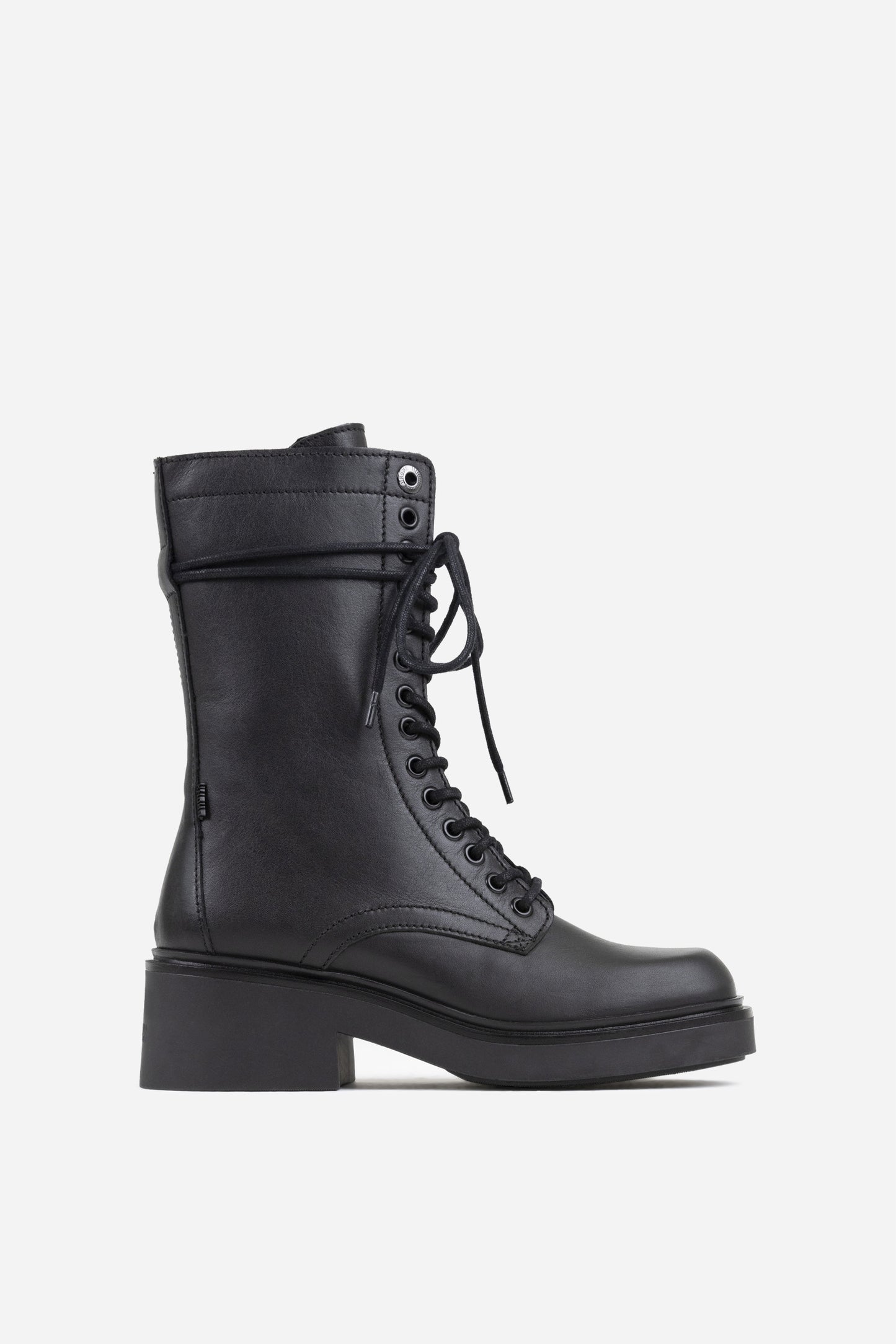 daff-ey | black