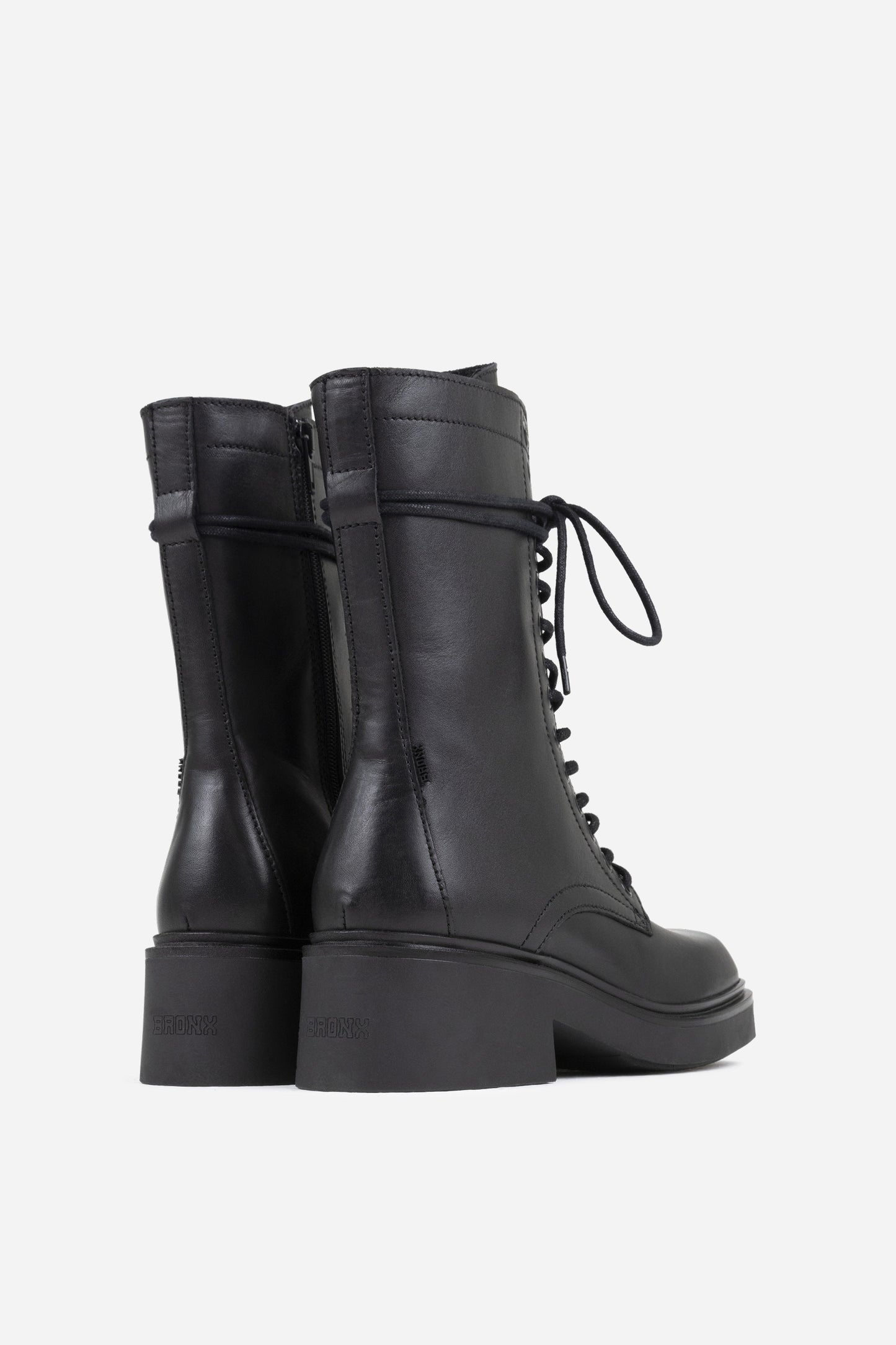 daff-ey | black