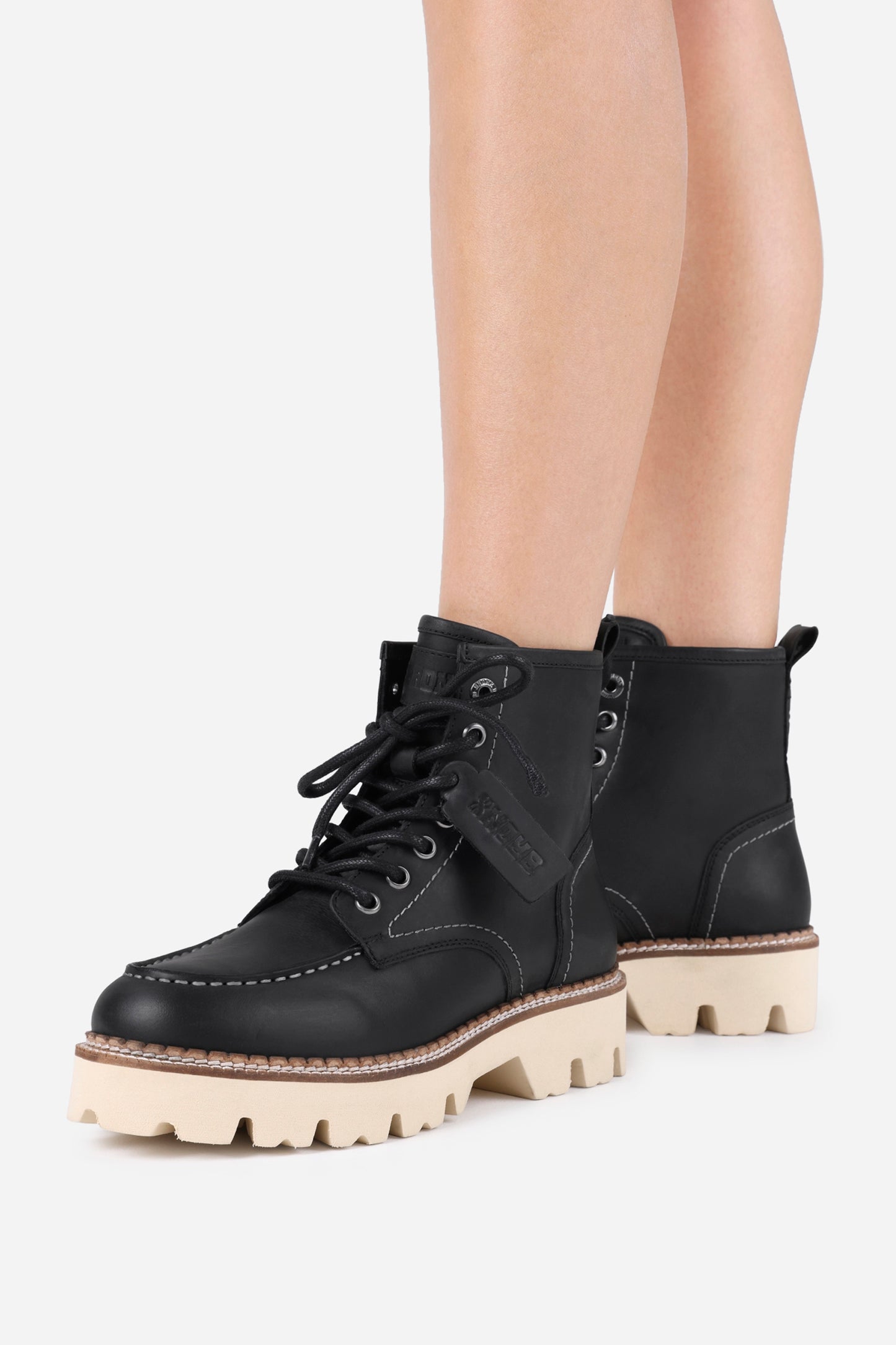 reav-y | black/off white