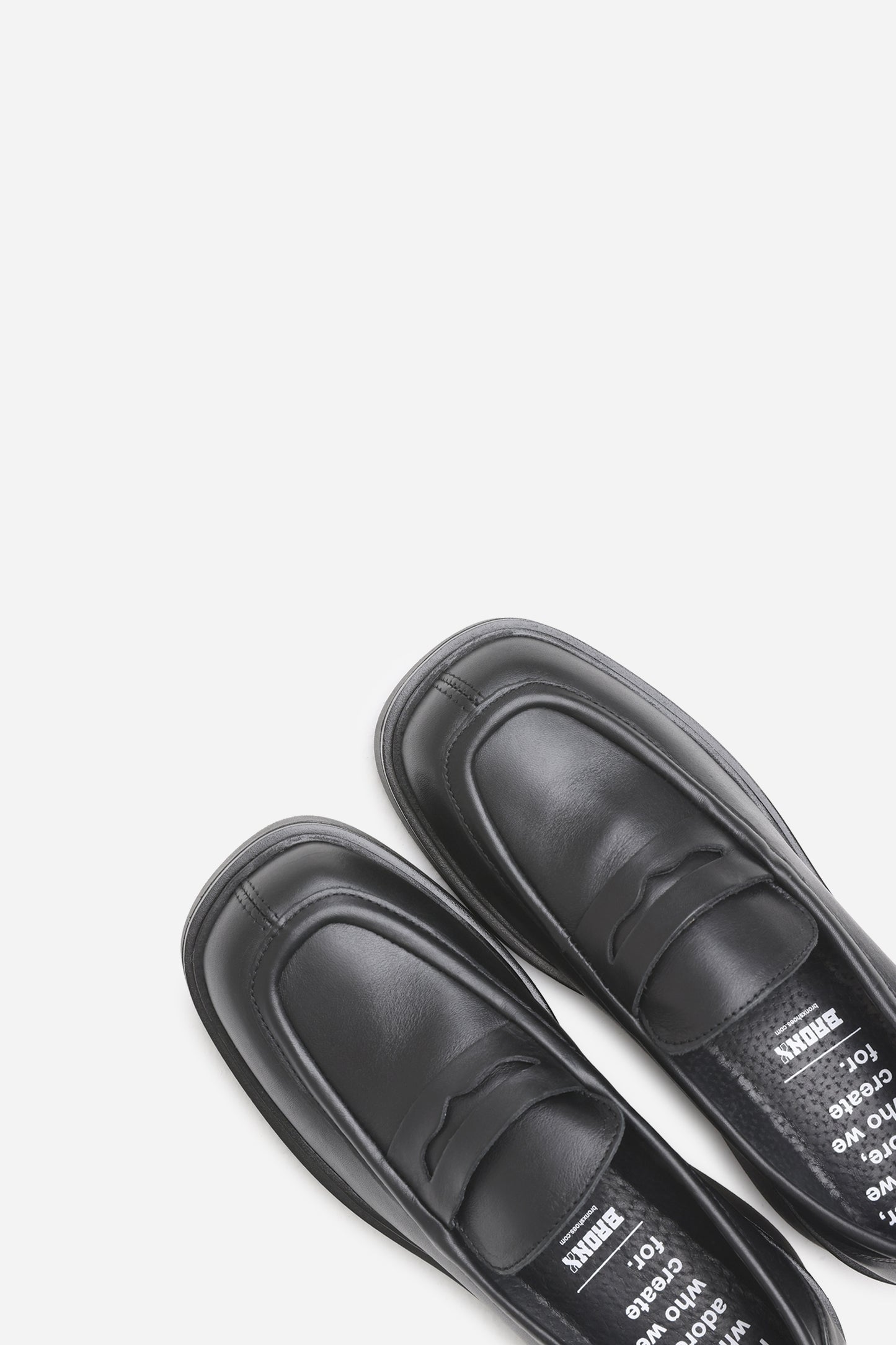 daff-ey | black