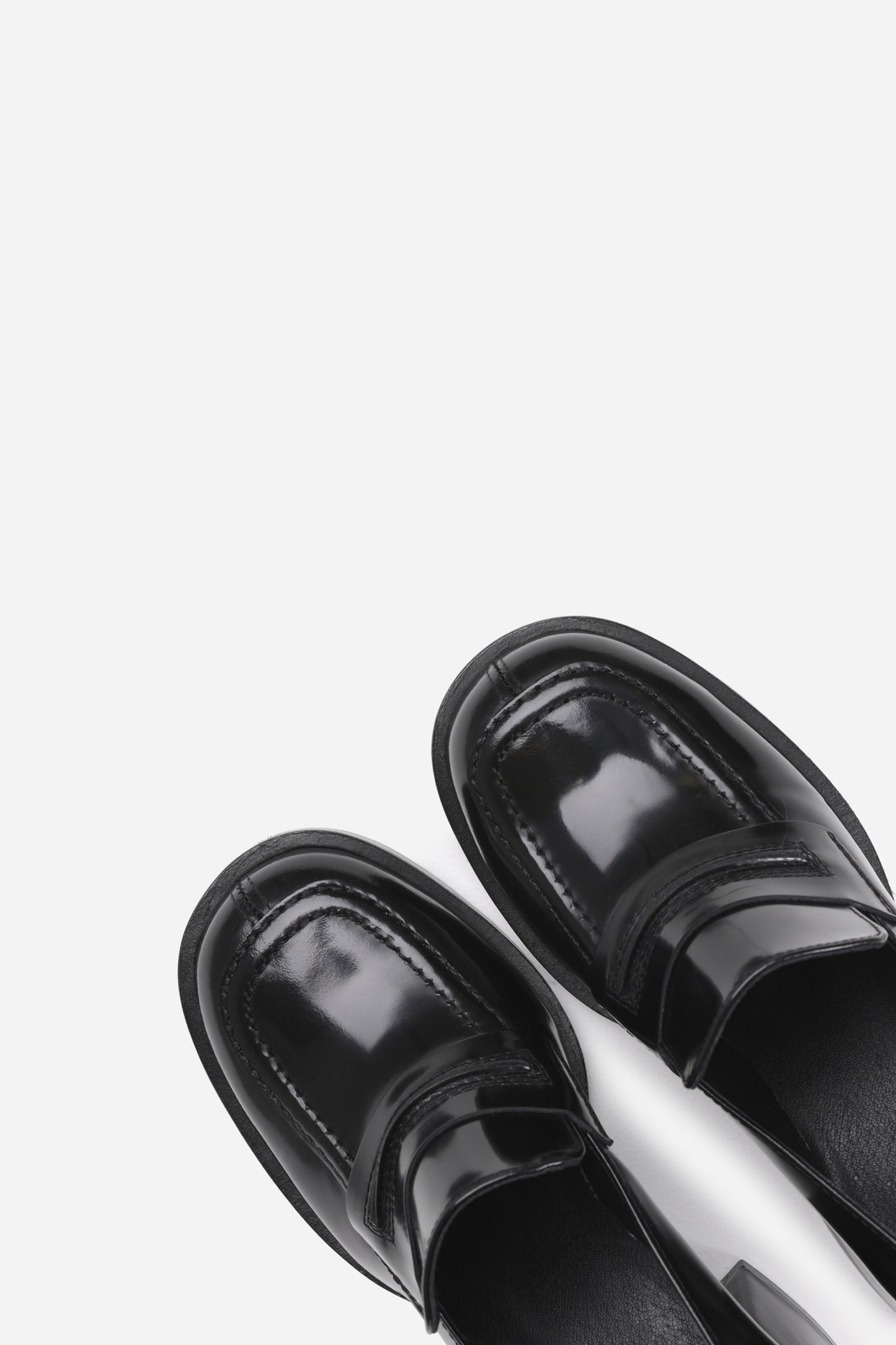Emil-iaa | black