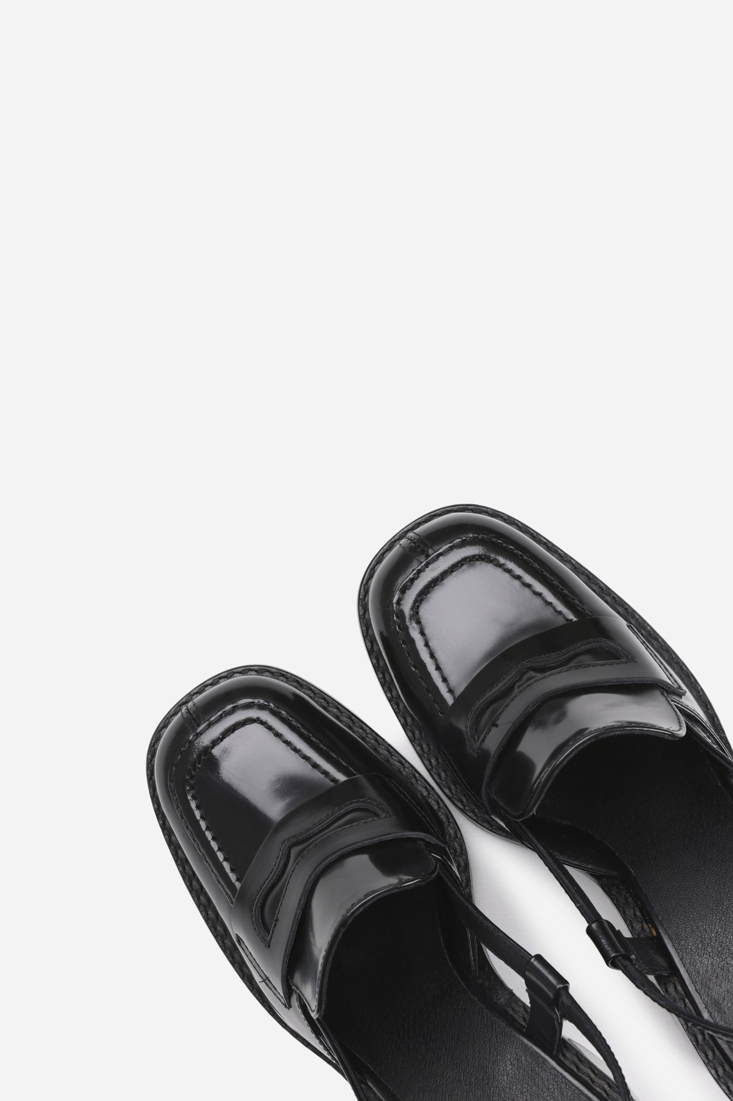 Celi-aa | black