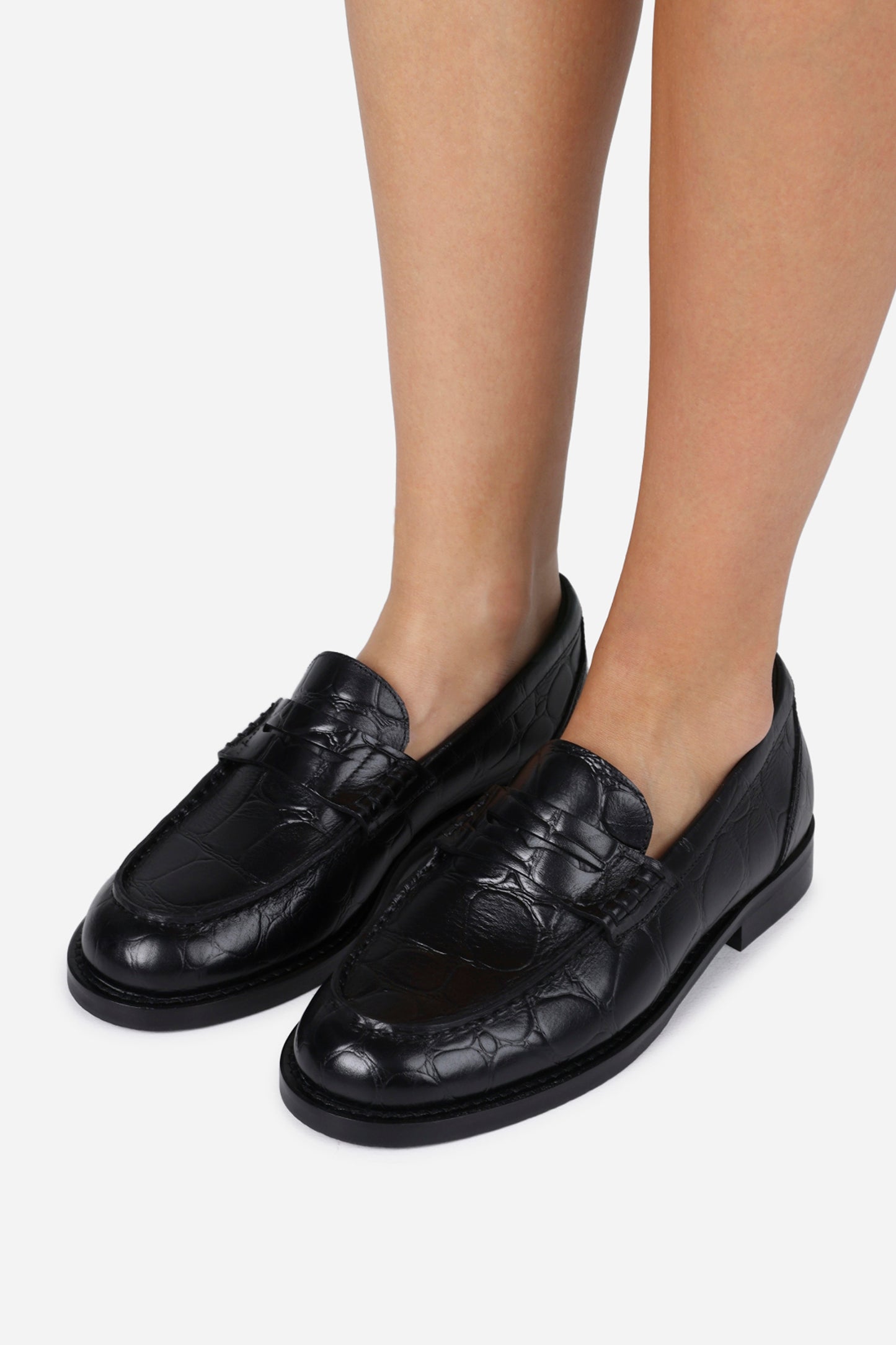 tran-sitt | black