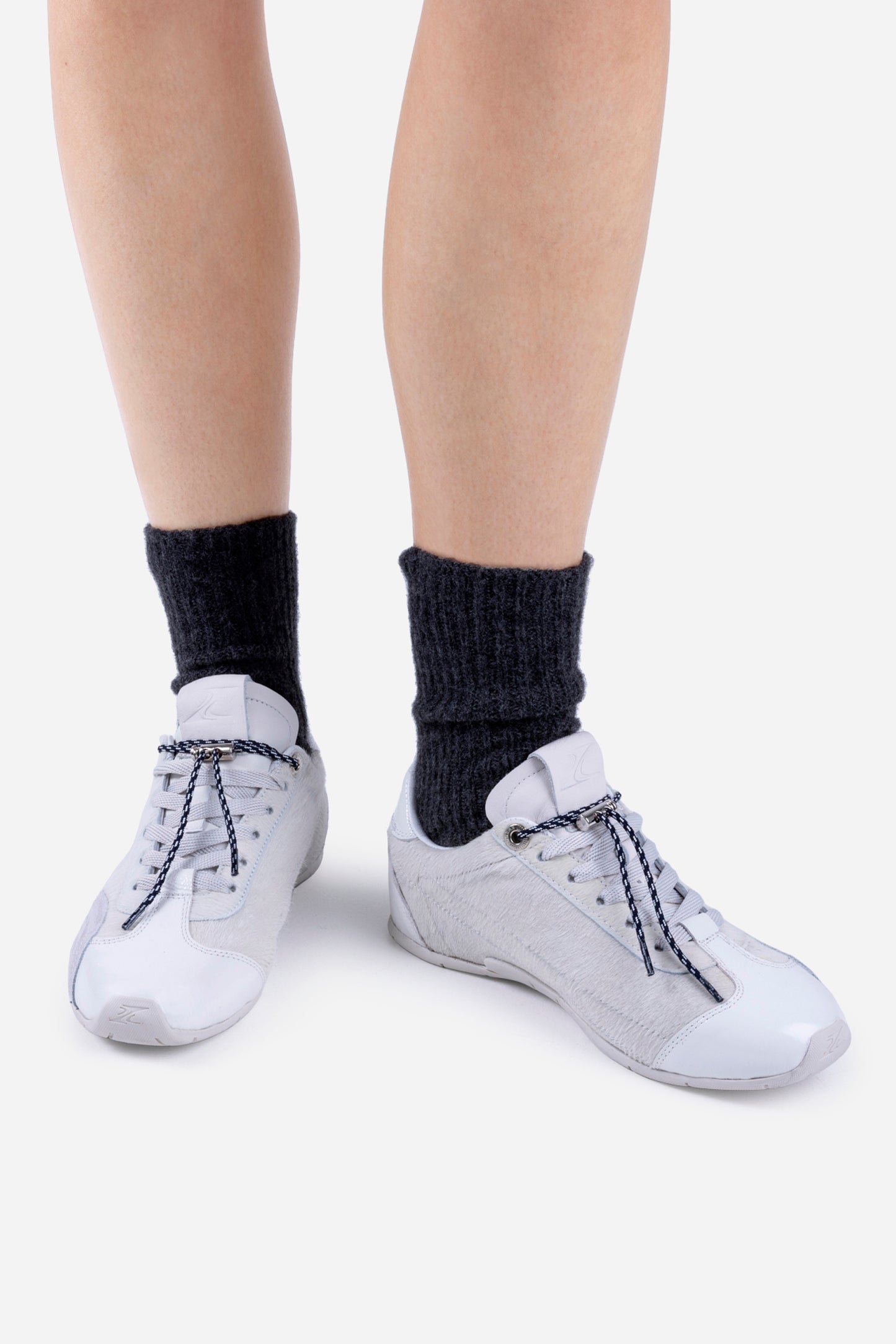 myr-aa | off white