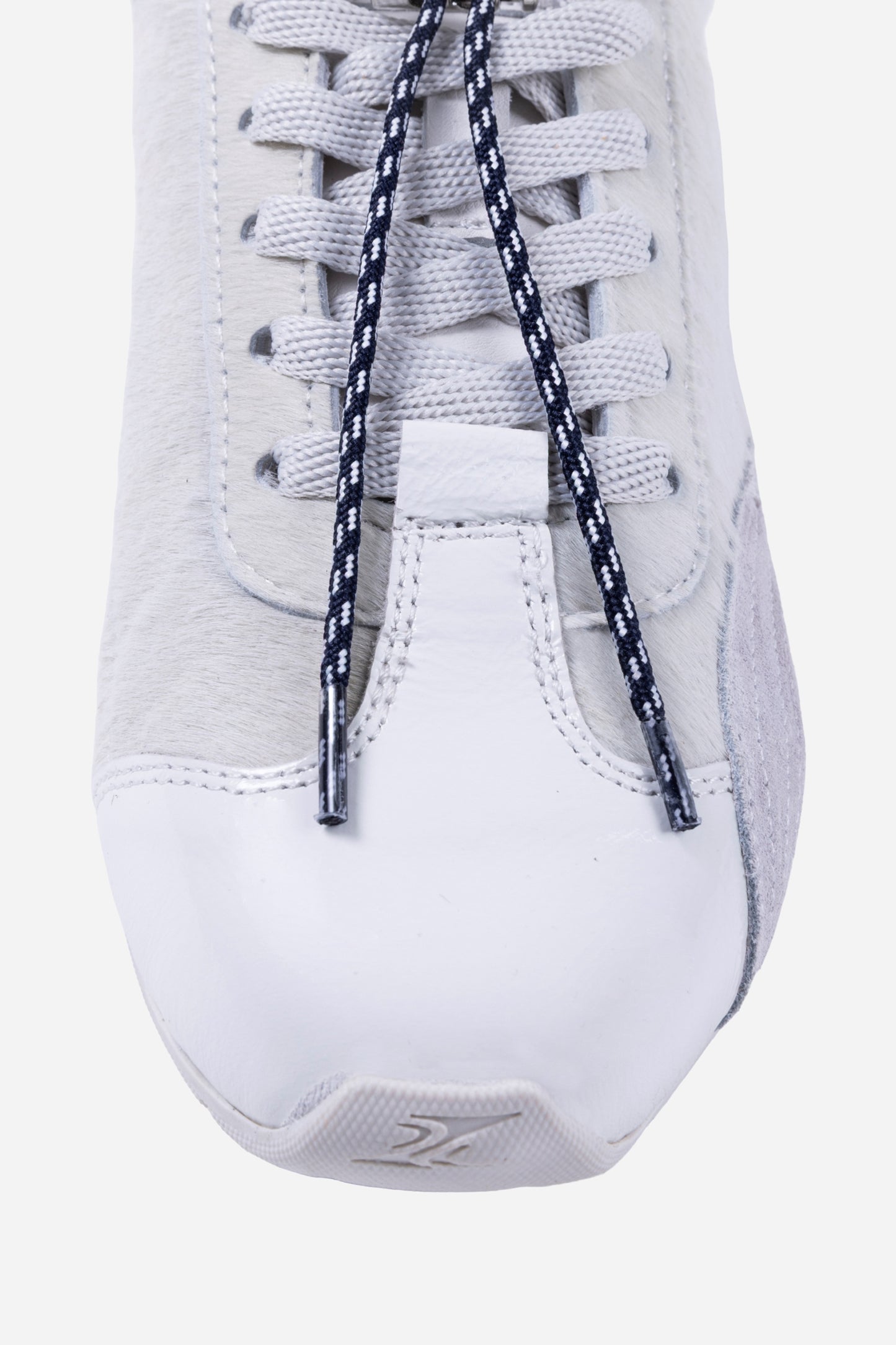 myr-aa | off white