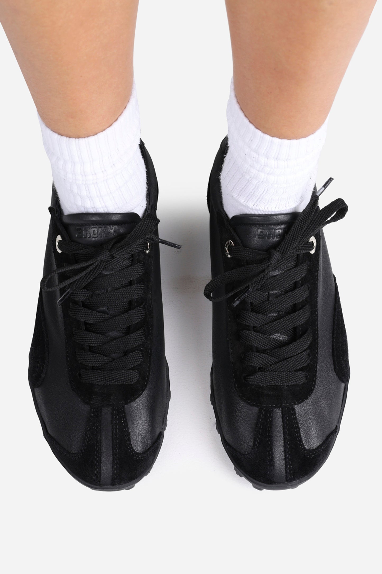 gravit-yy | black