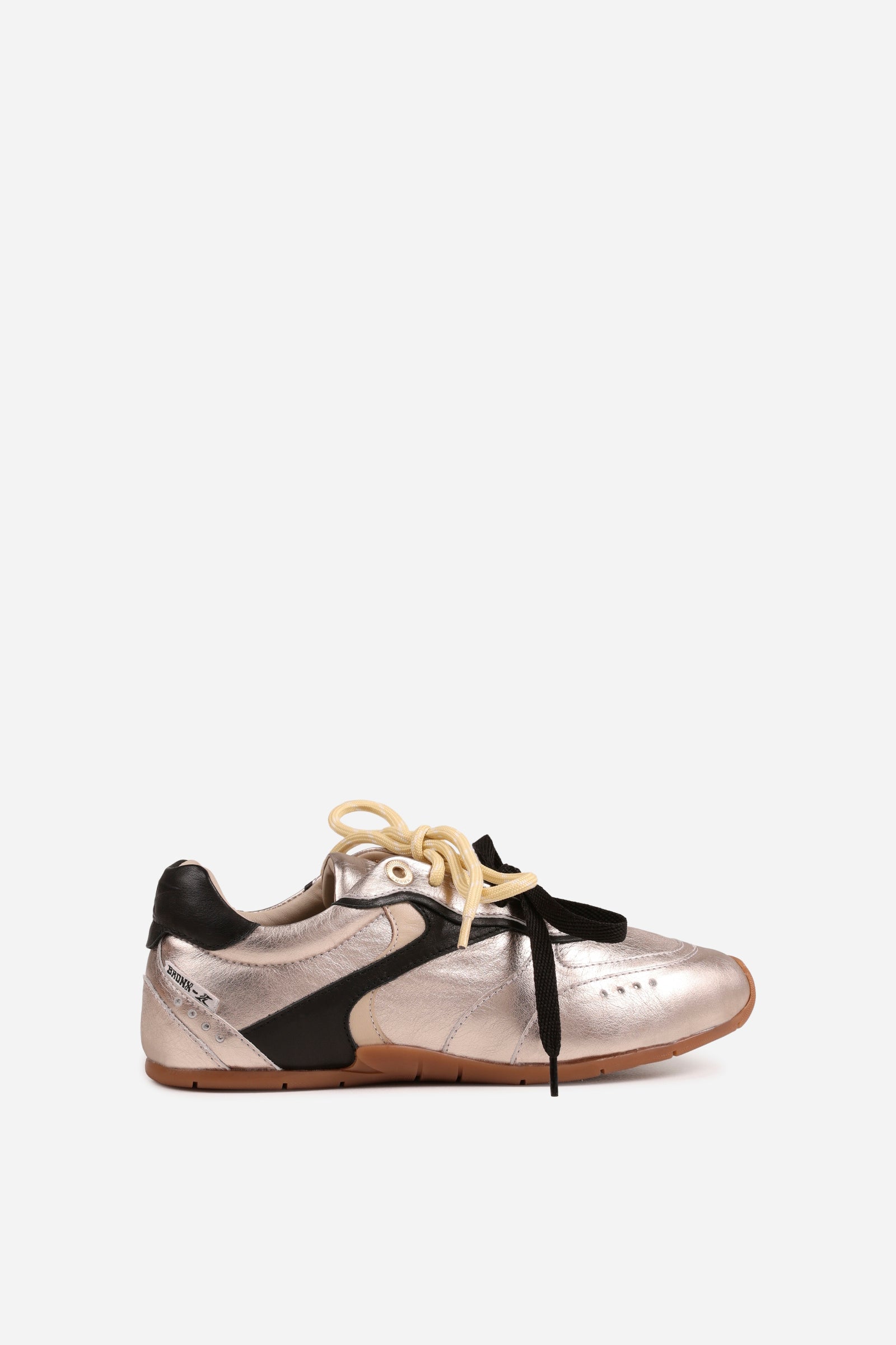 Myr-aa | champagne/black/oatmilk – BRONX