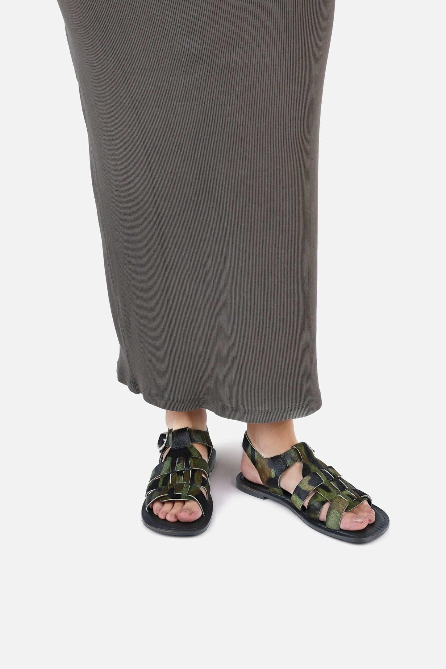 zinn-ia | khaki/black/oatmilk