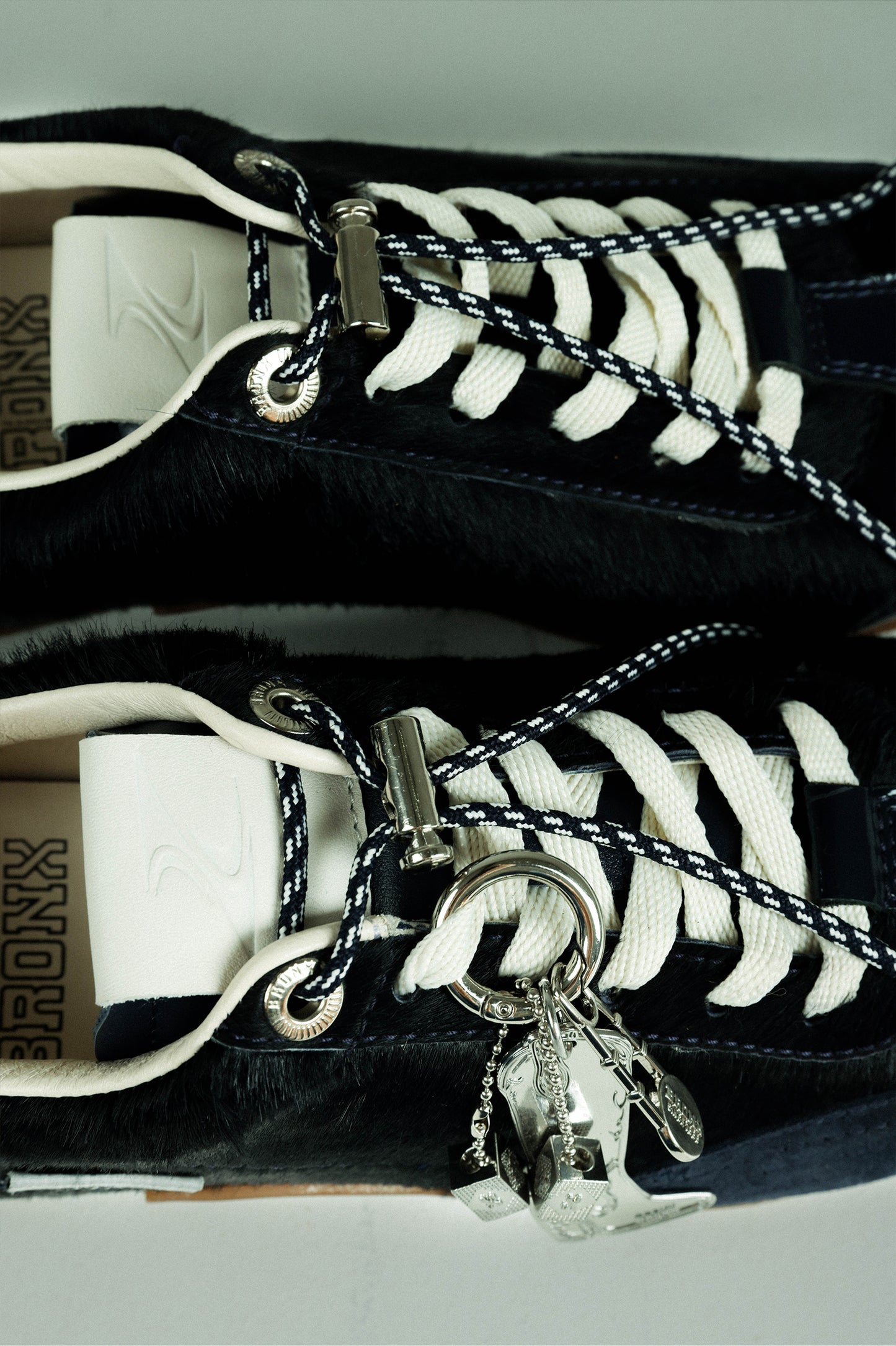 BRONX bag charm | silver/green