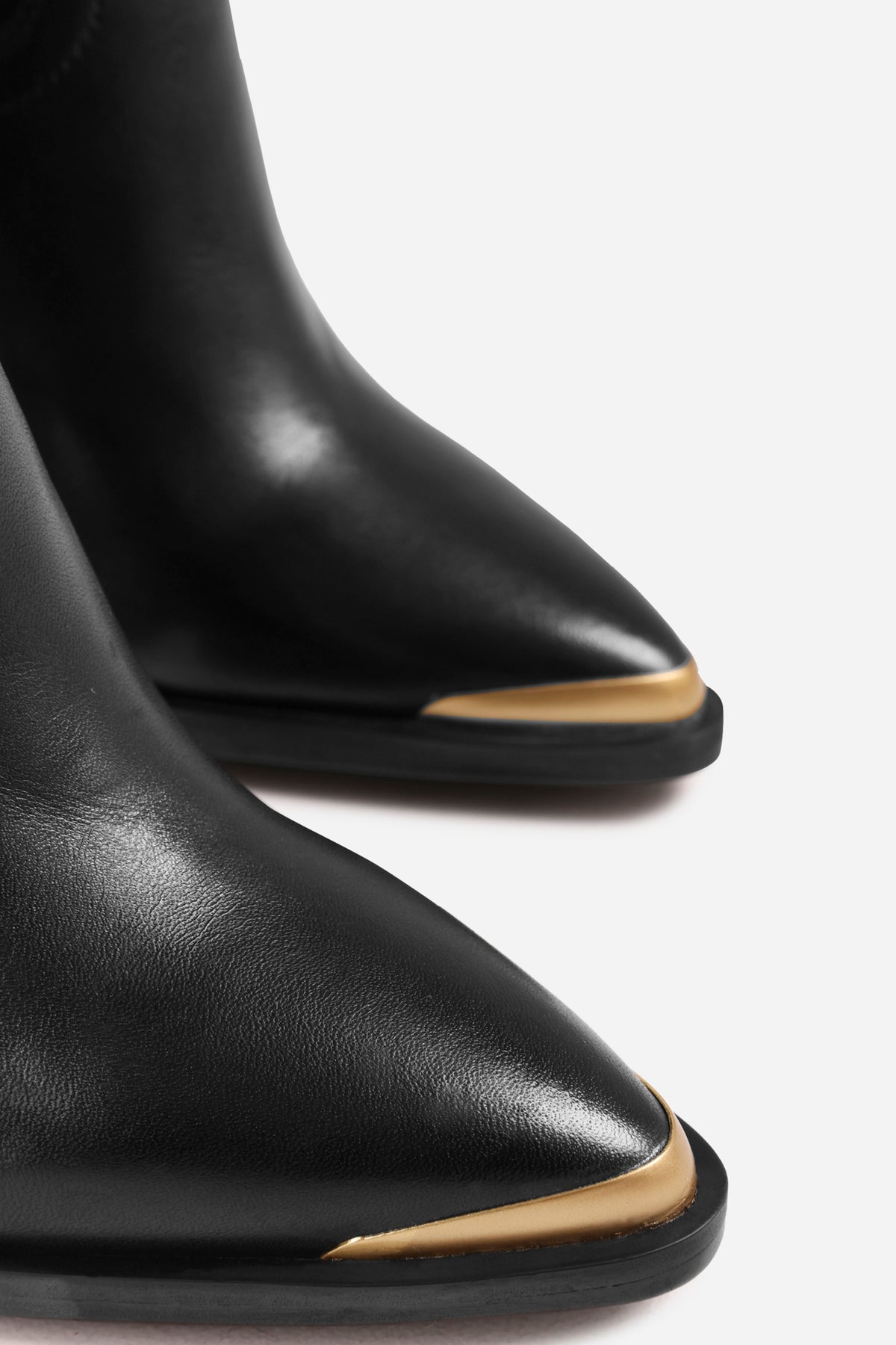 New-americana | black