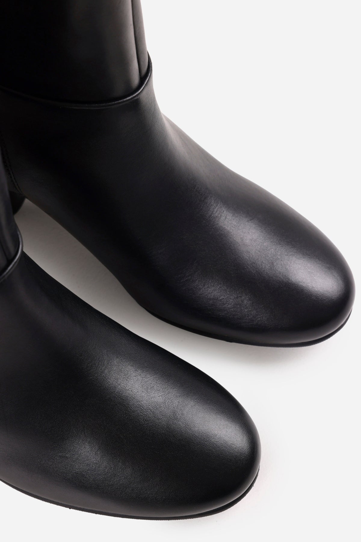 mac-ey | black