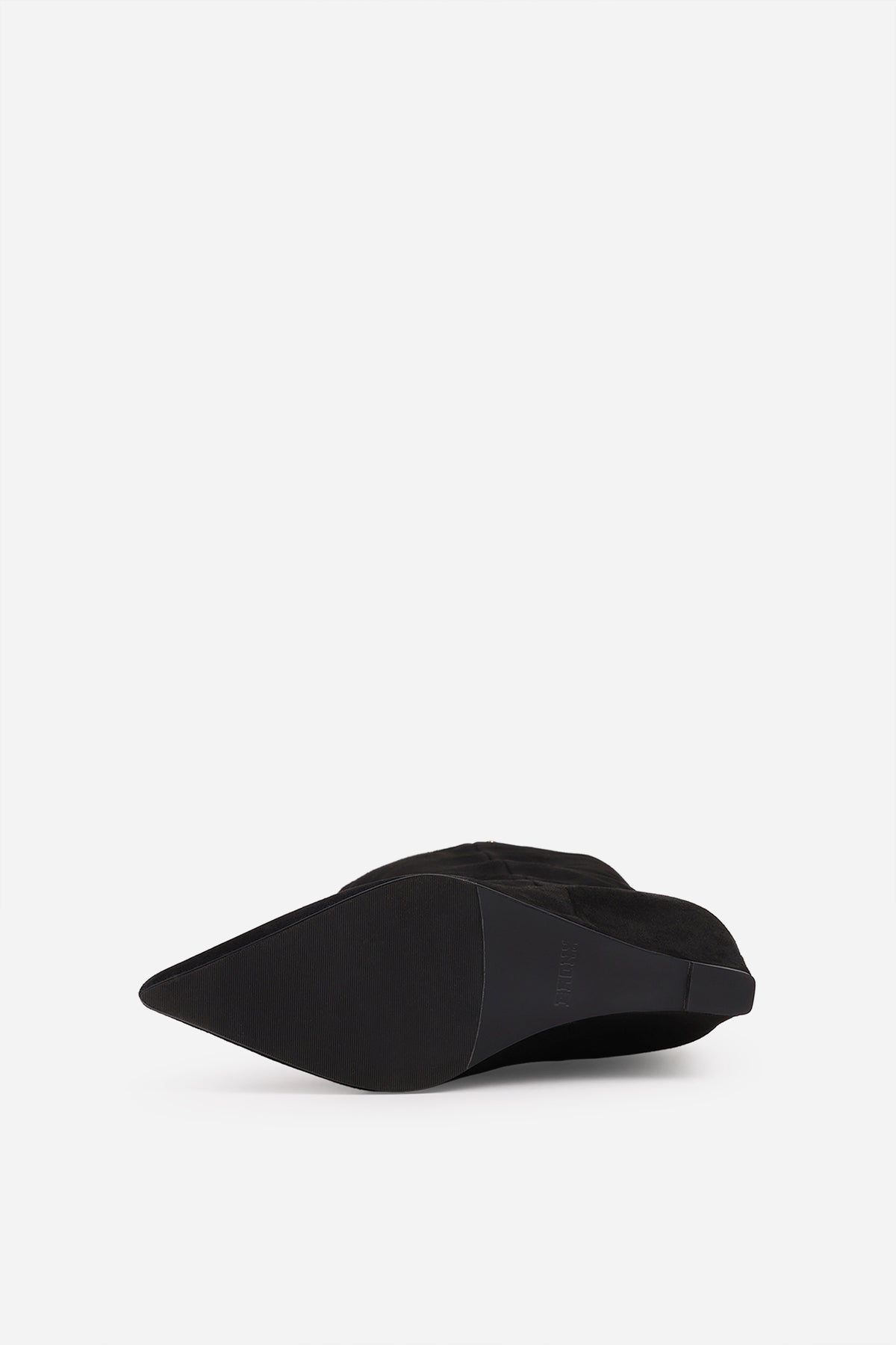 selin-a | black