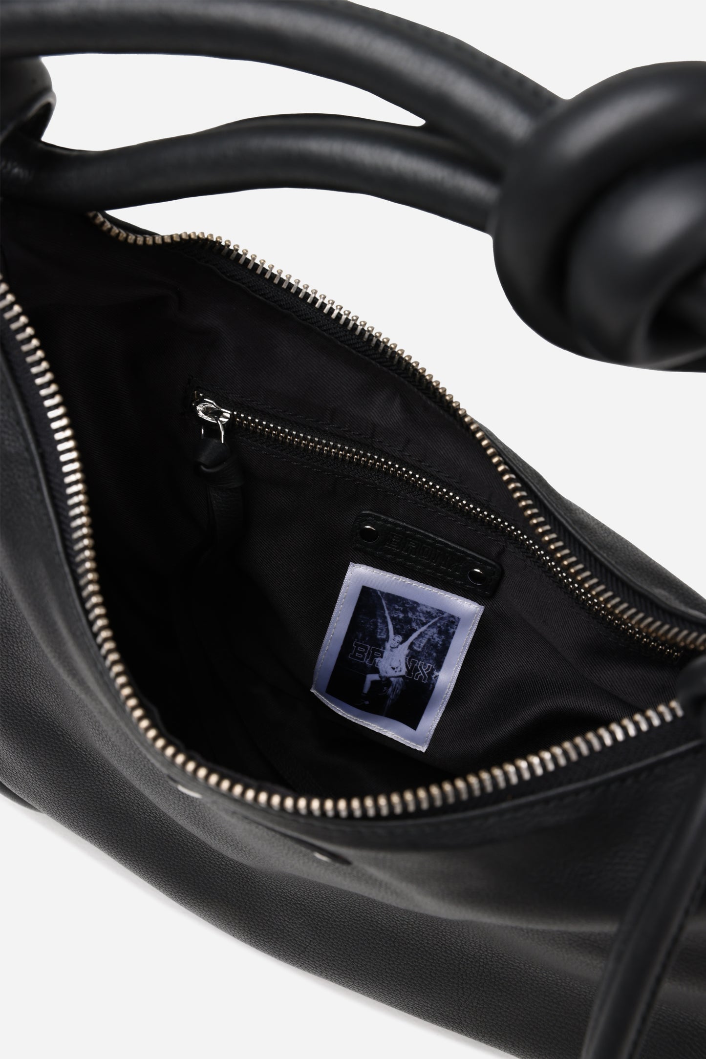 m-iaa | black
