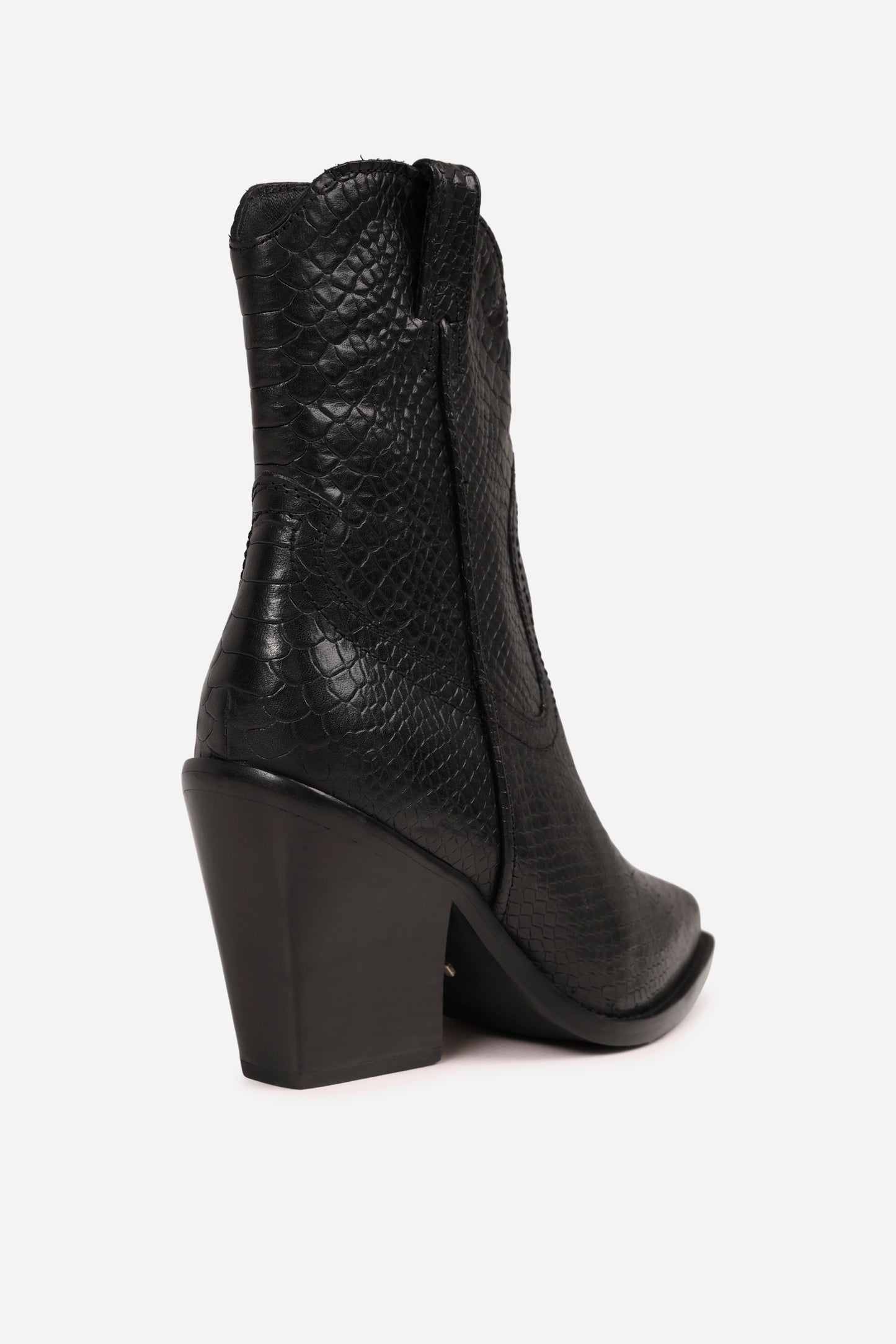 new-kole | black
