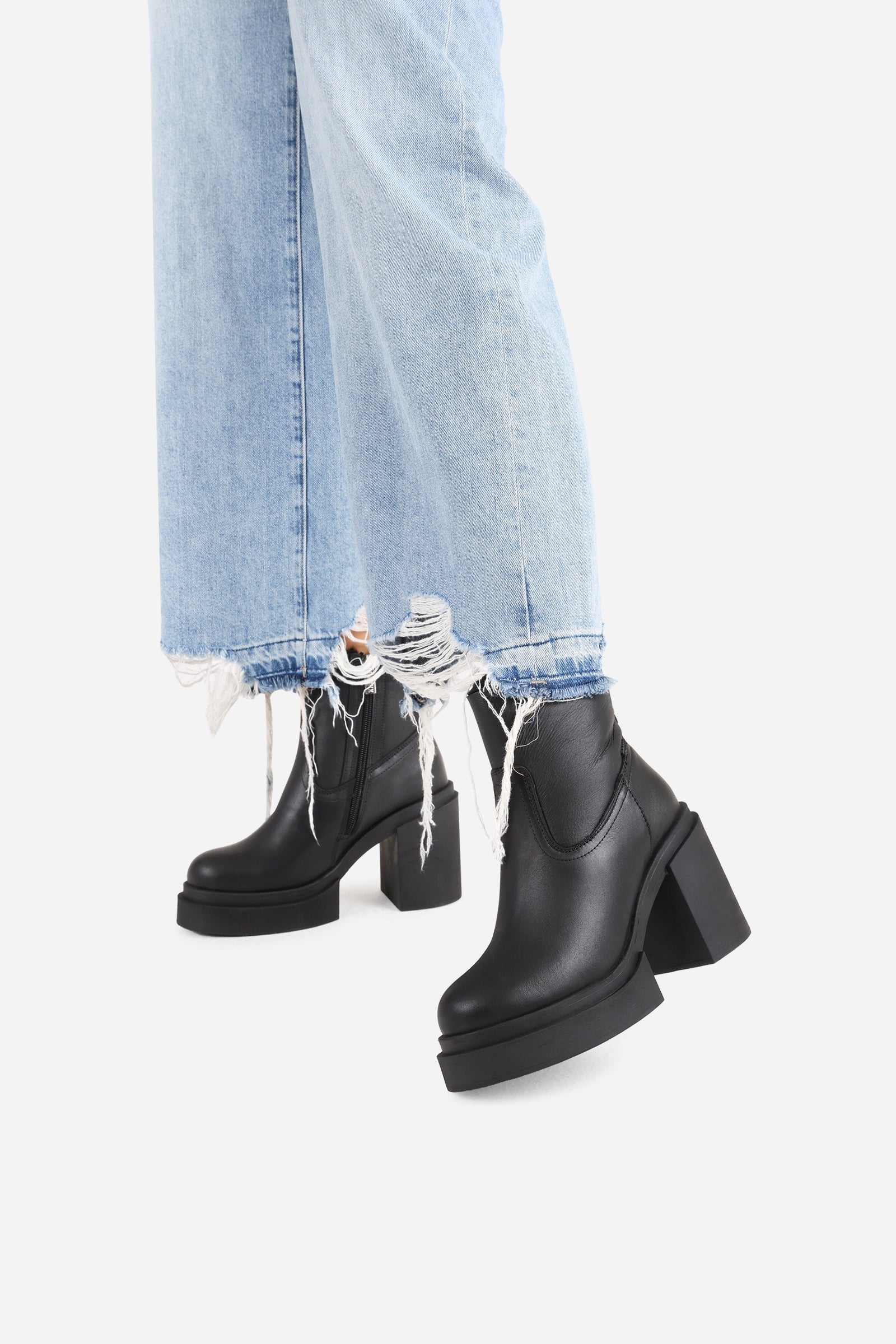 bronx chelsea boots