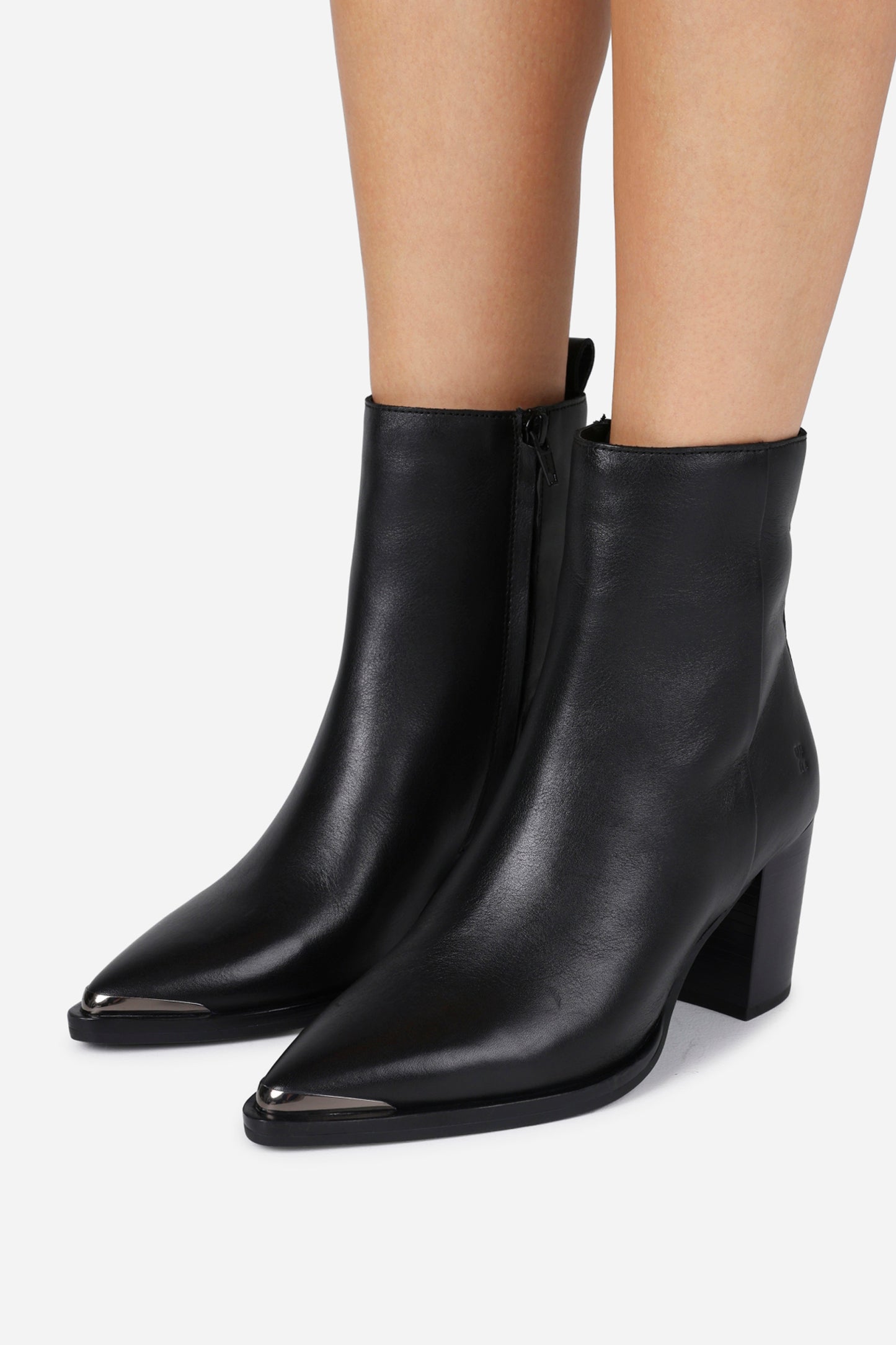 americana-low | black