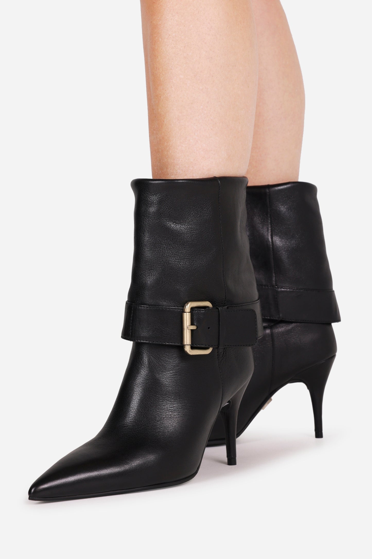 aly-cia | black