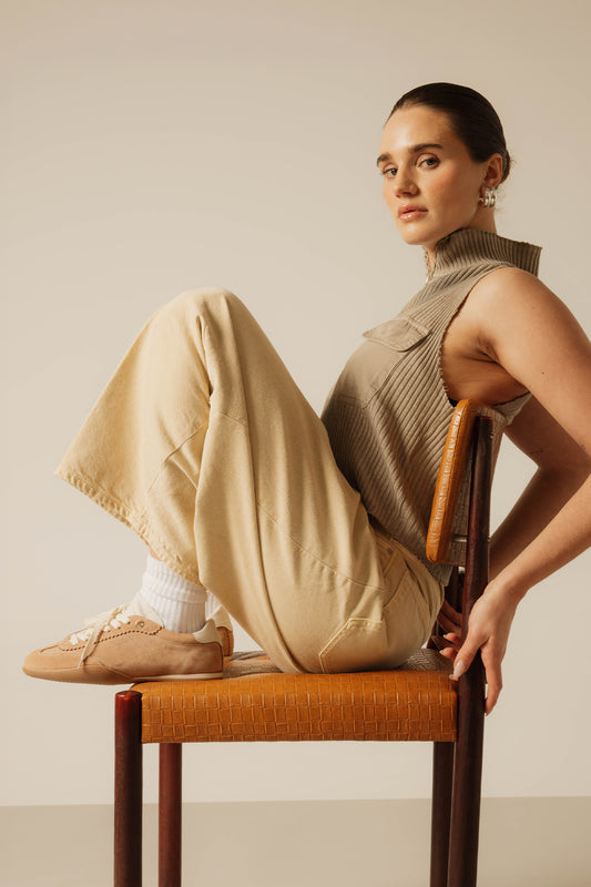 park-err | mocha mousse/off white