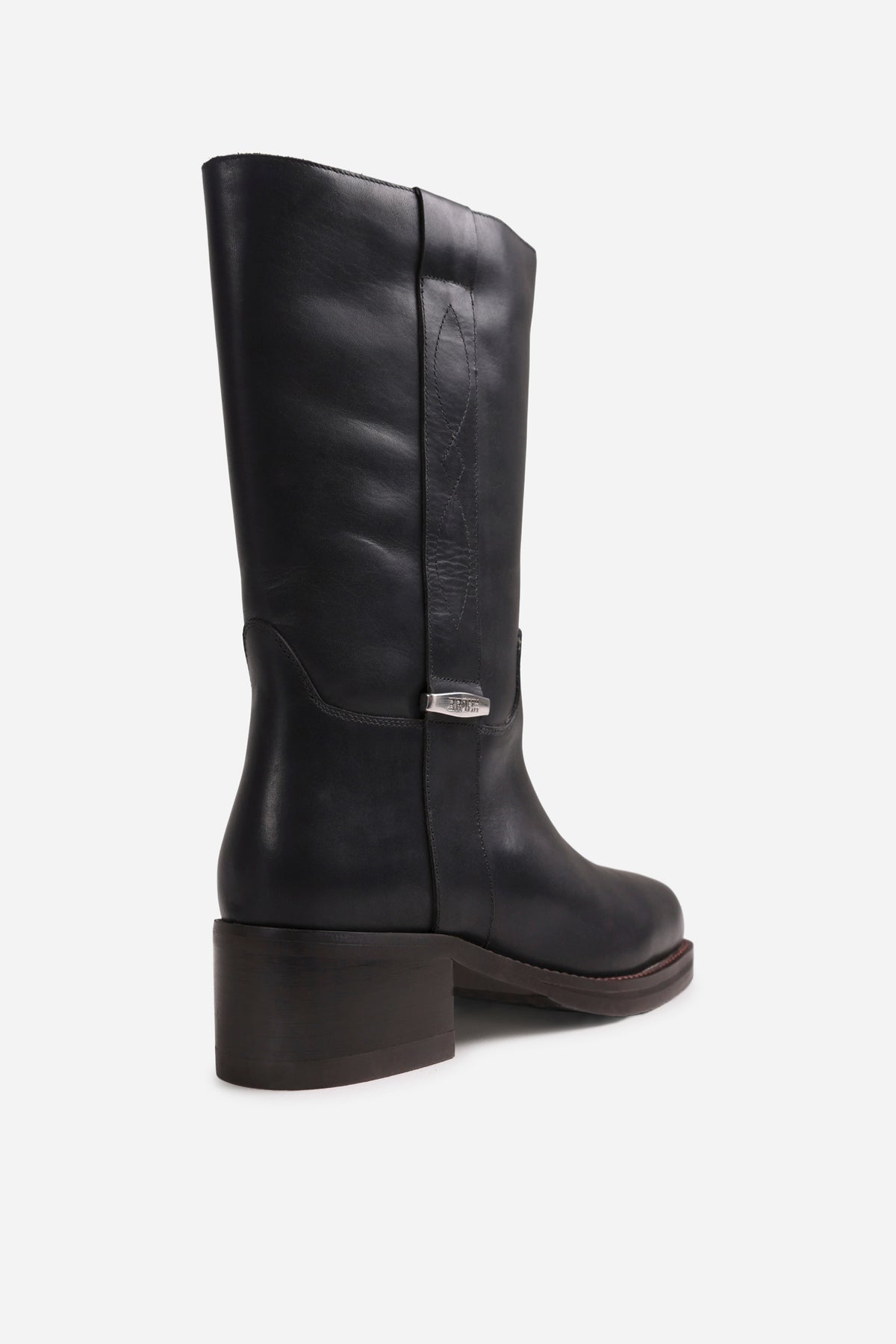 ky-ley | black/dark brown