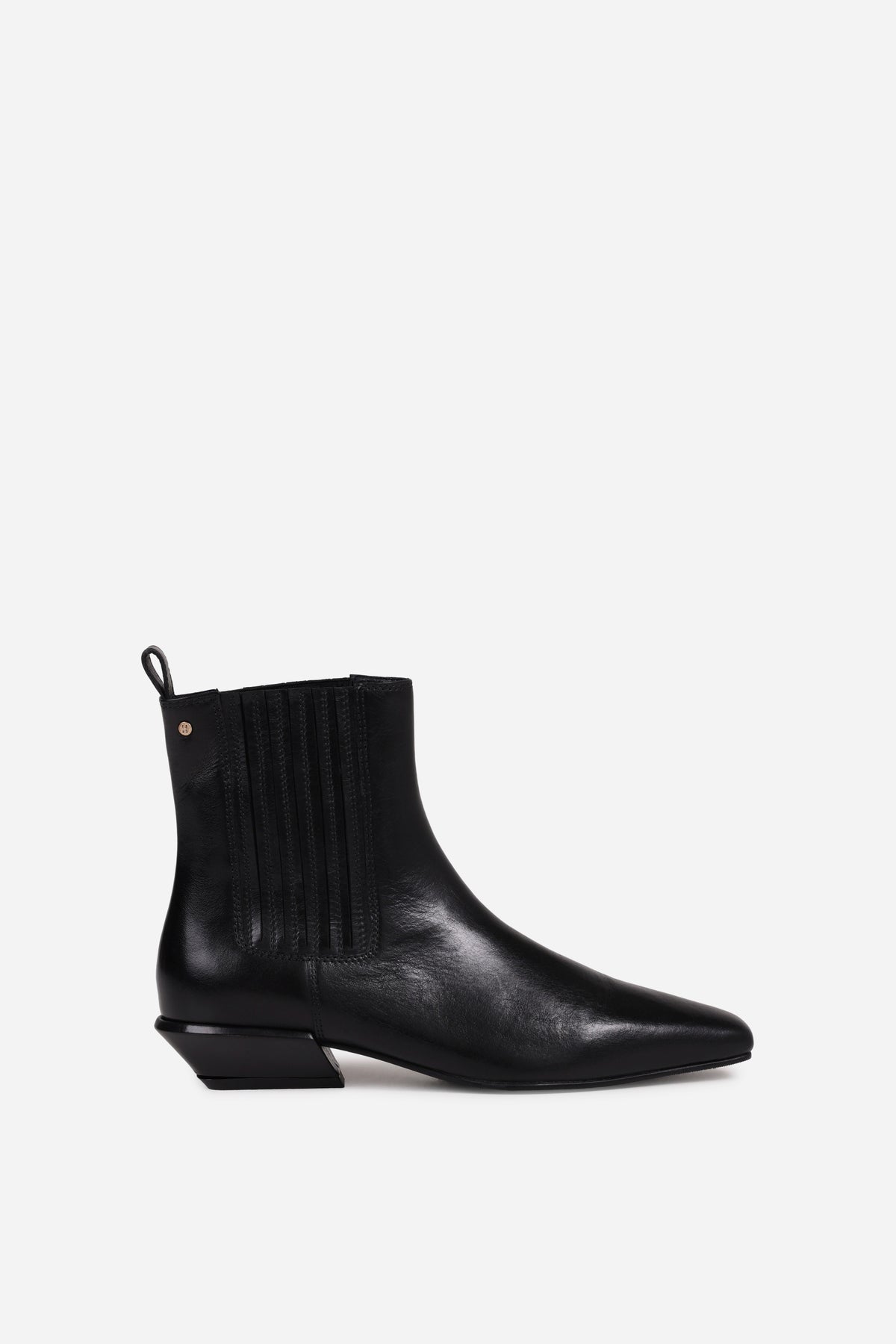vienn-a | black