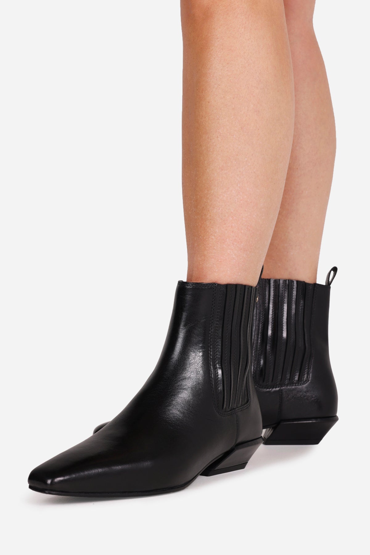 vienn-a | black