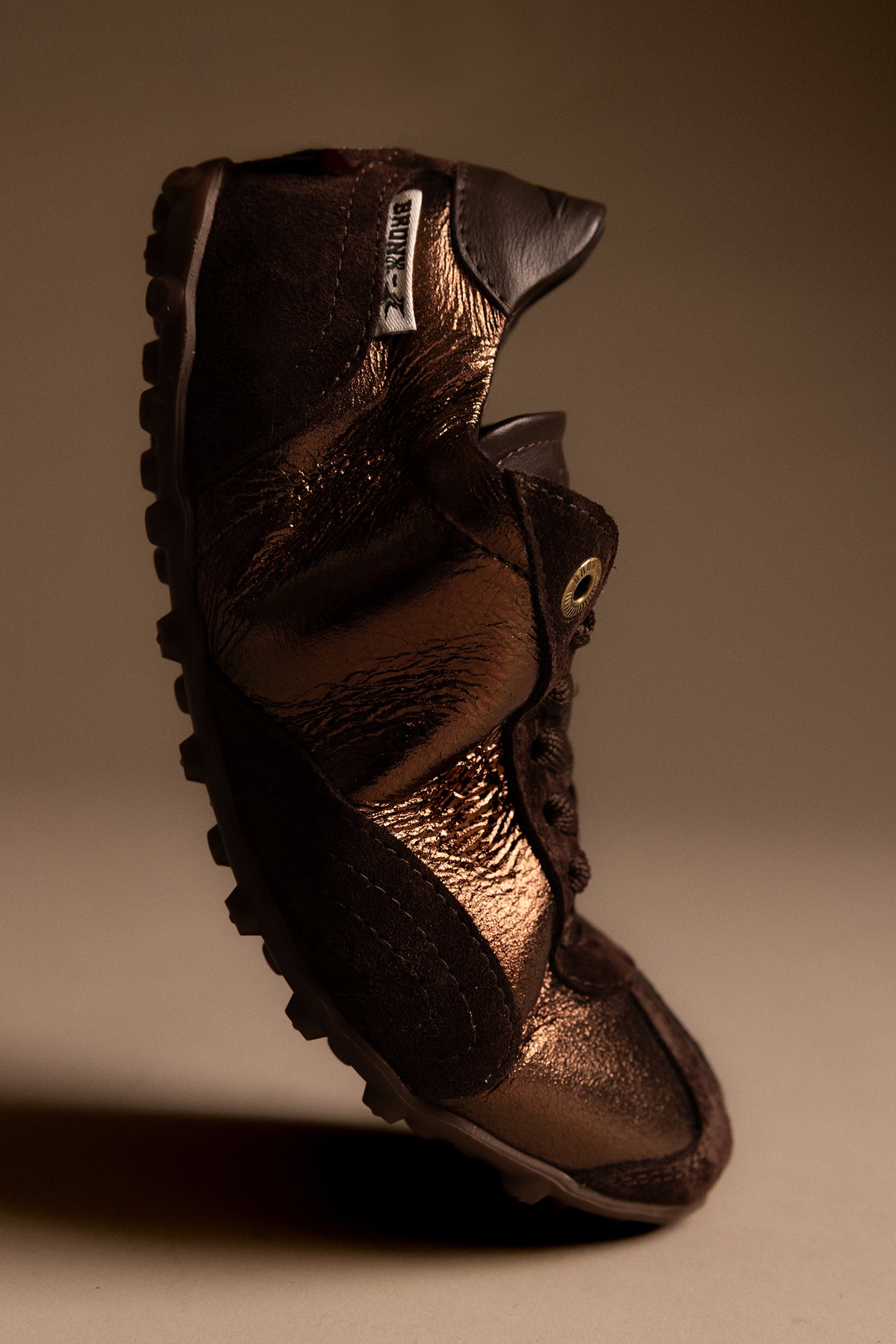 gravit-yy | bronze/coffee bean