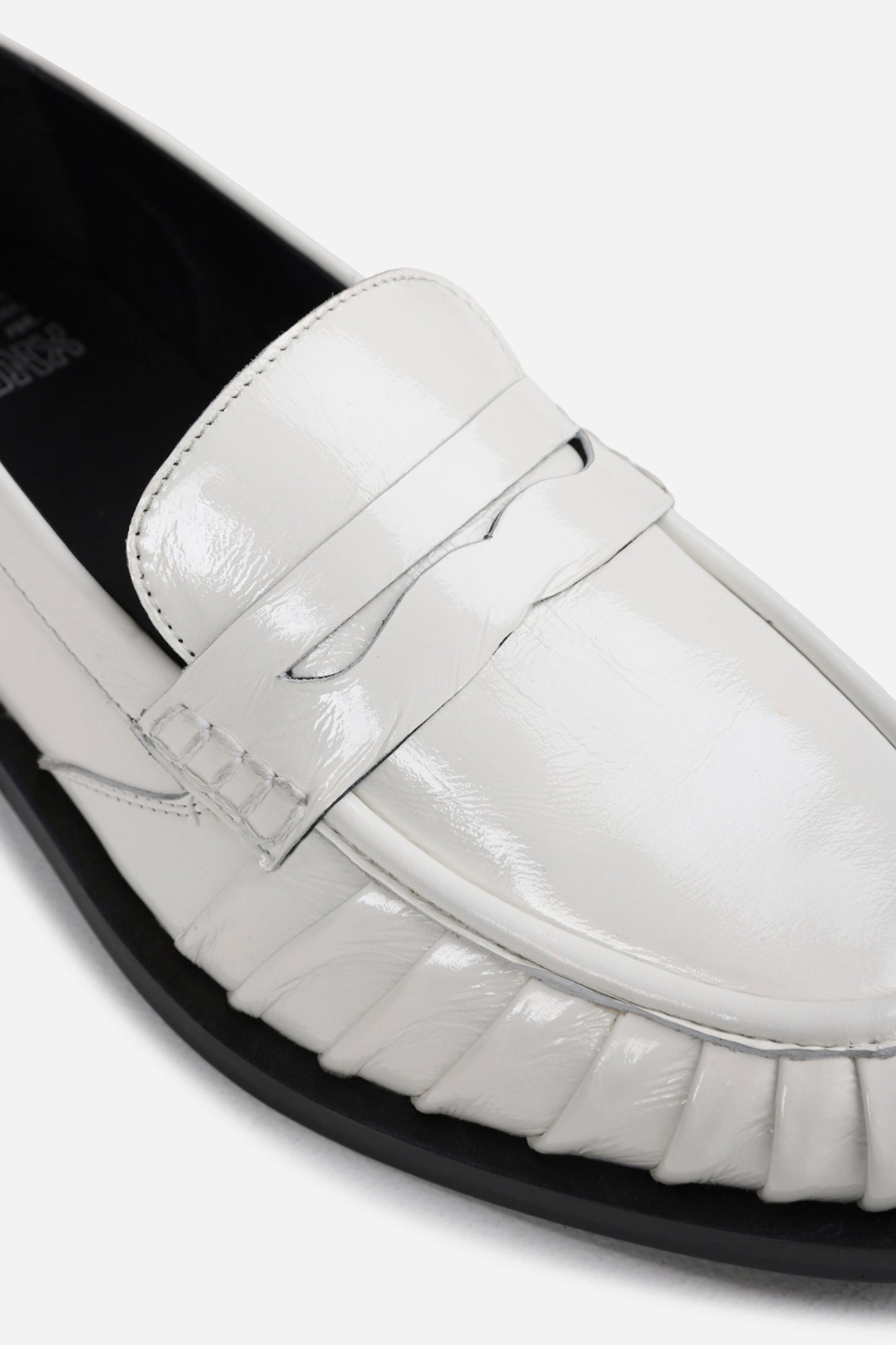 next-wagon | off white/black