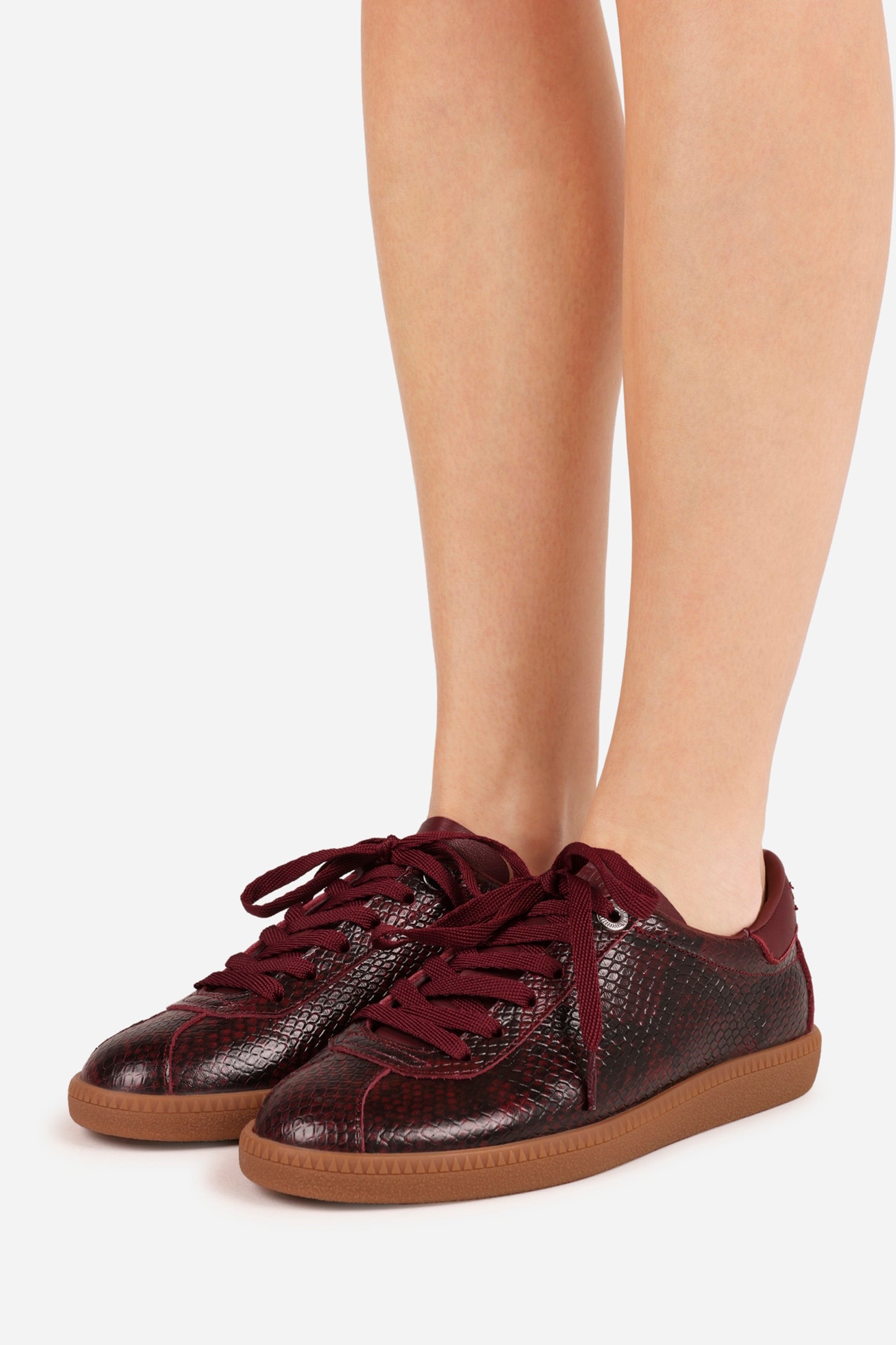 bob-bie | deep bordeaux