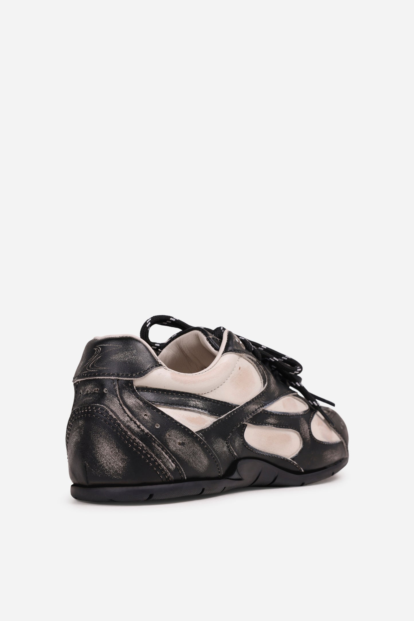 myr-aa | black/off white/blush
