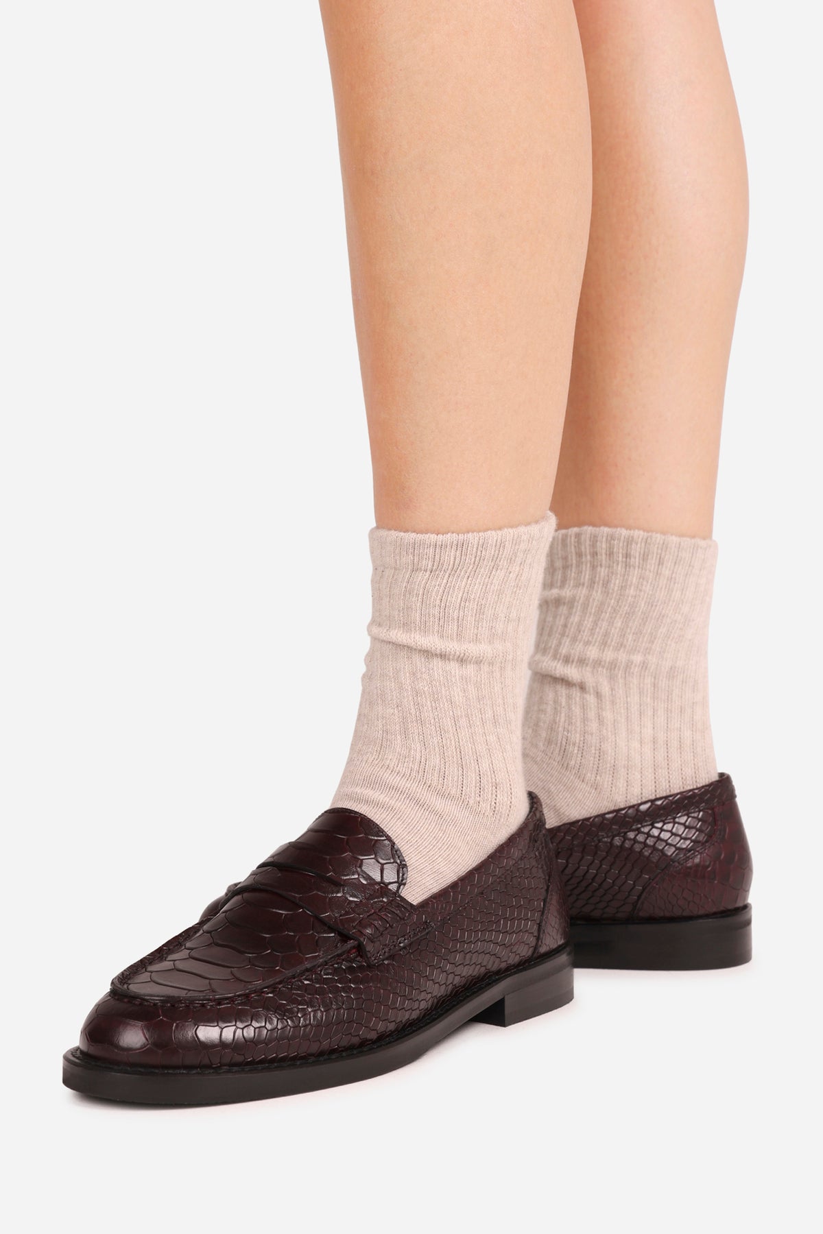 tran-sitt | deep bordeaux