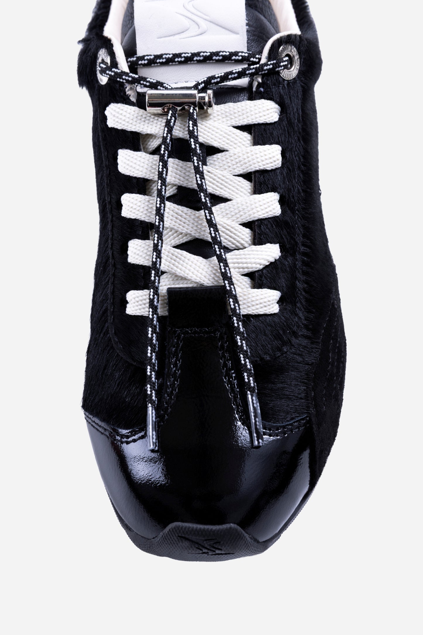 myr-aa | black