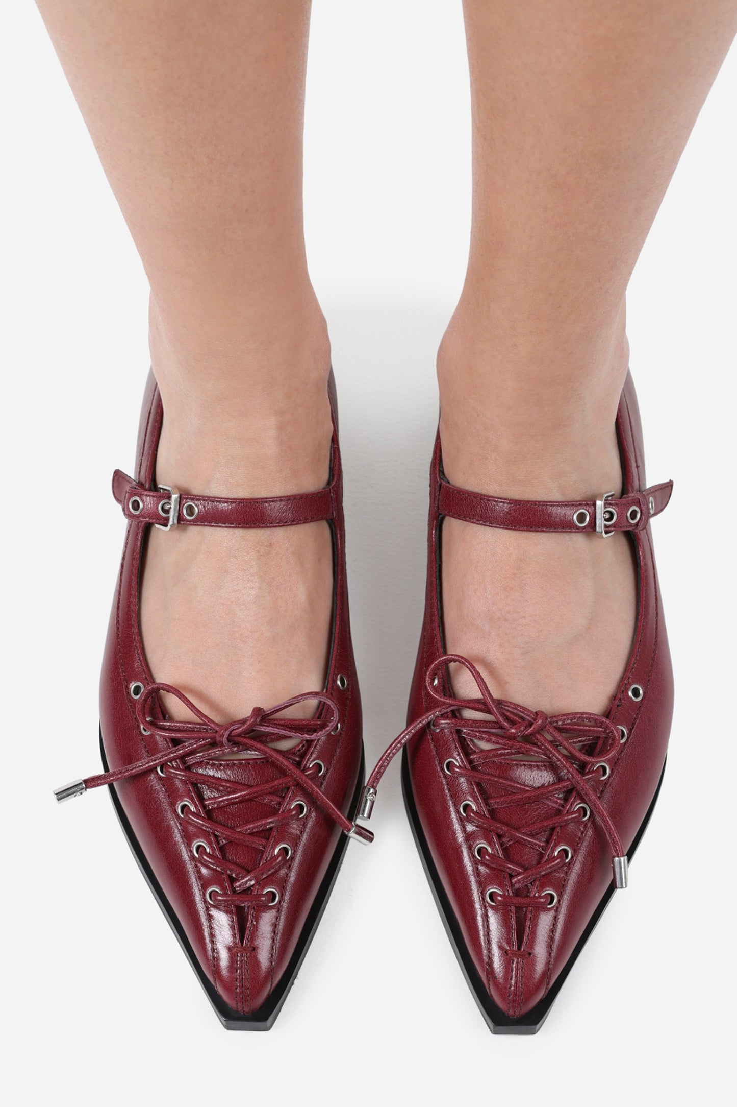 laur-ynn | winter oxblood