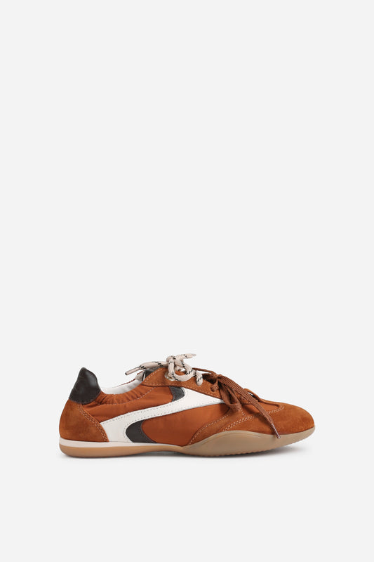 park-err | cognac/black/off white