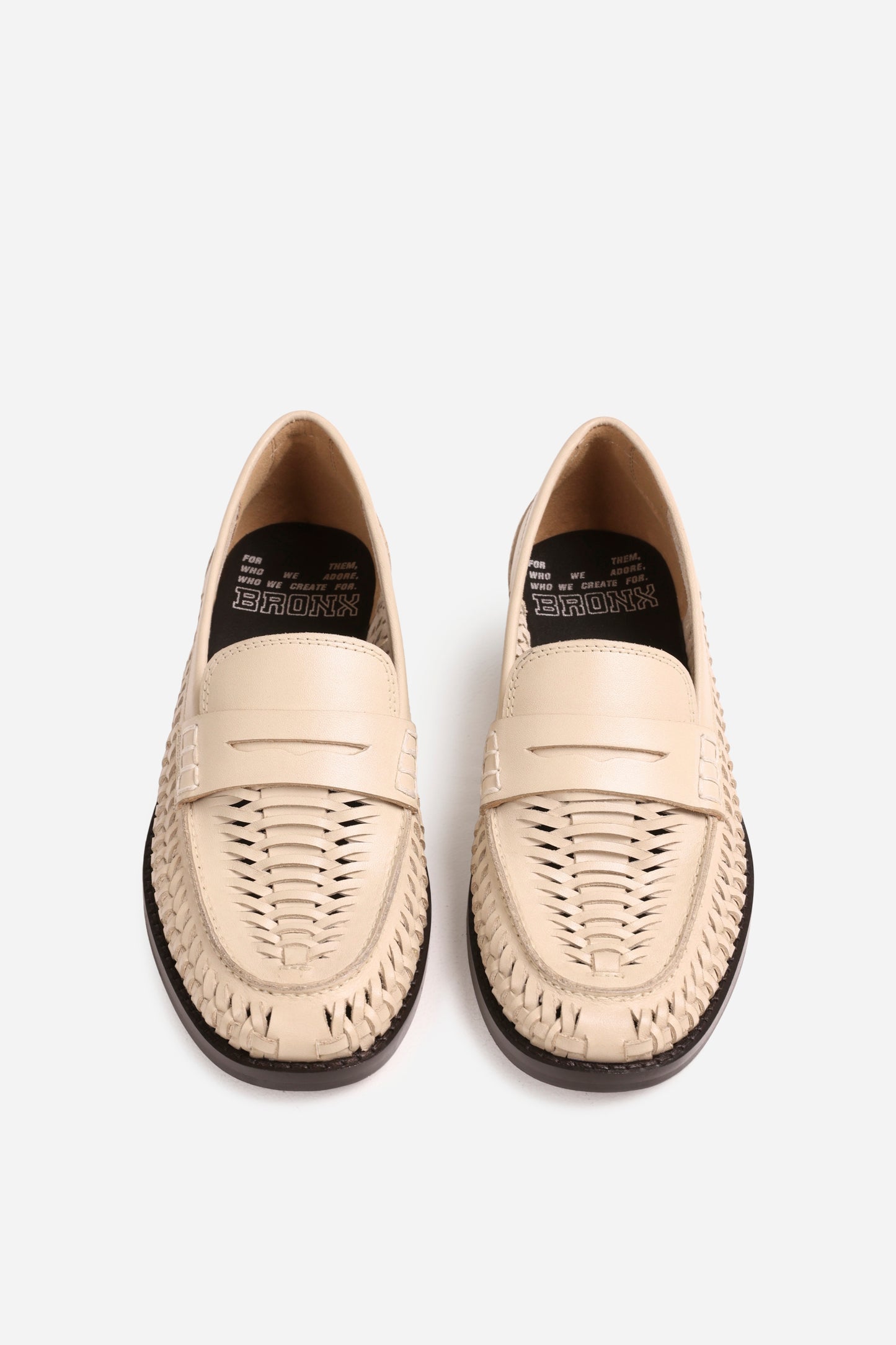 zur-ii | off white/black