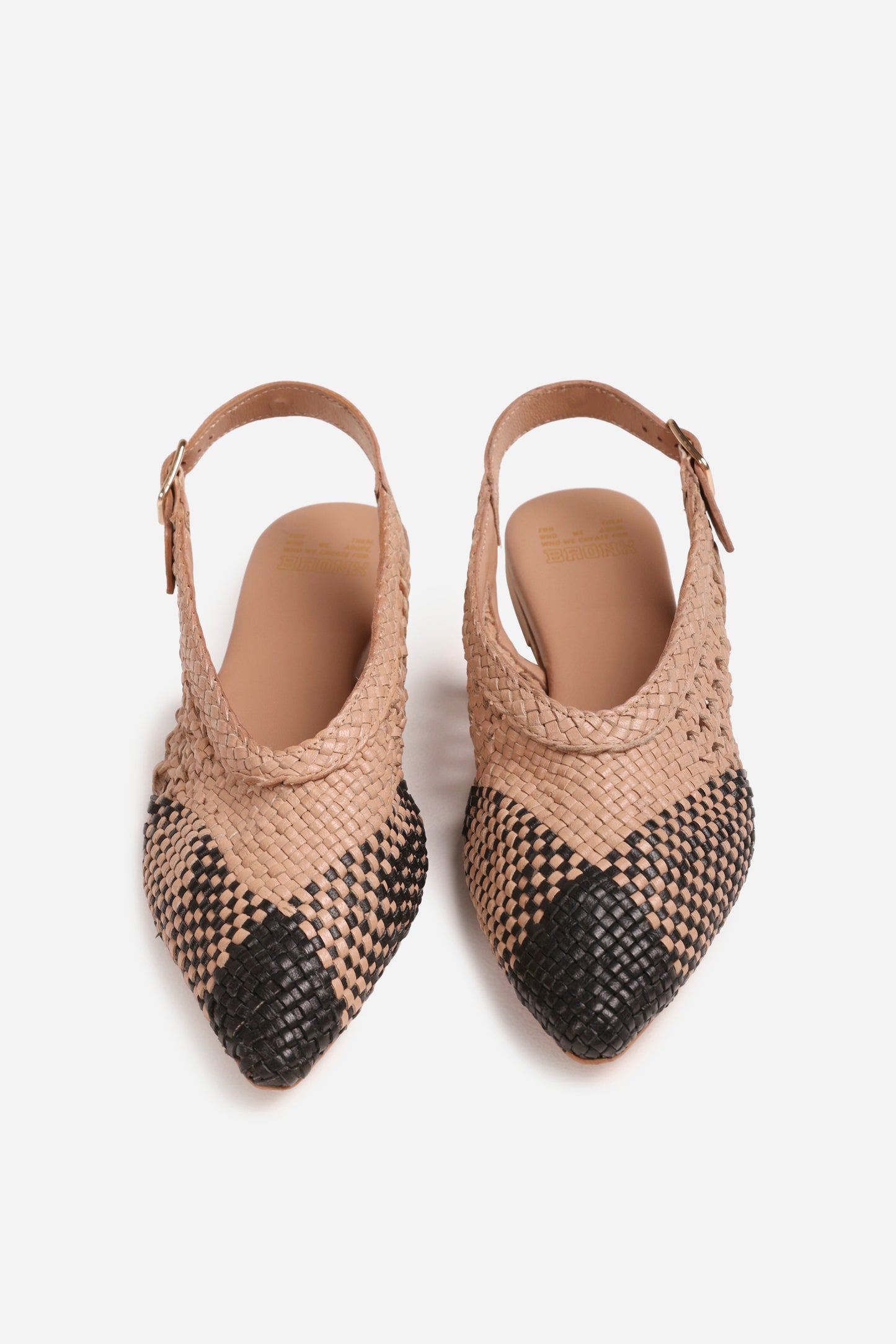 amme-line | mocha mousse/black