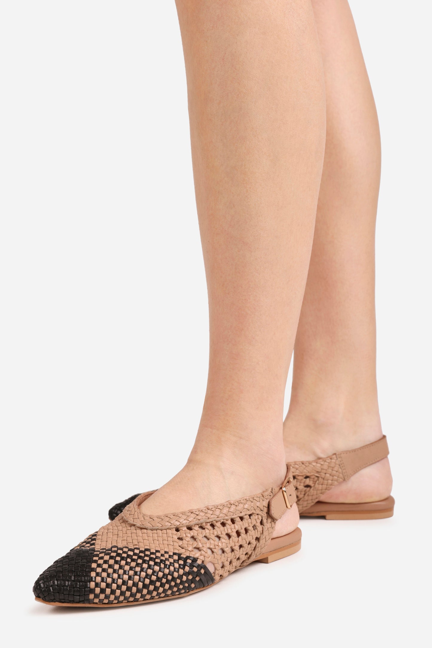 amme-line | mocha mousse/black