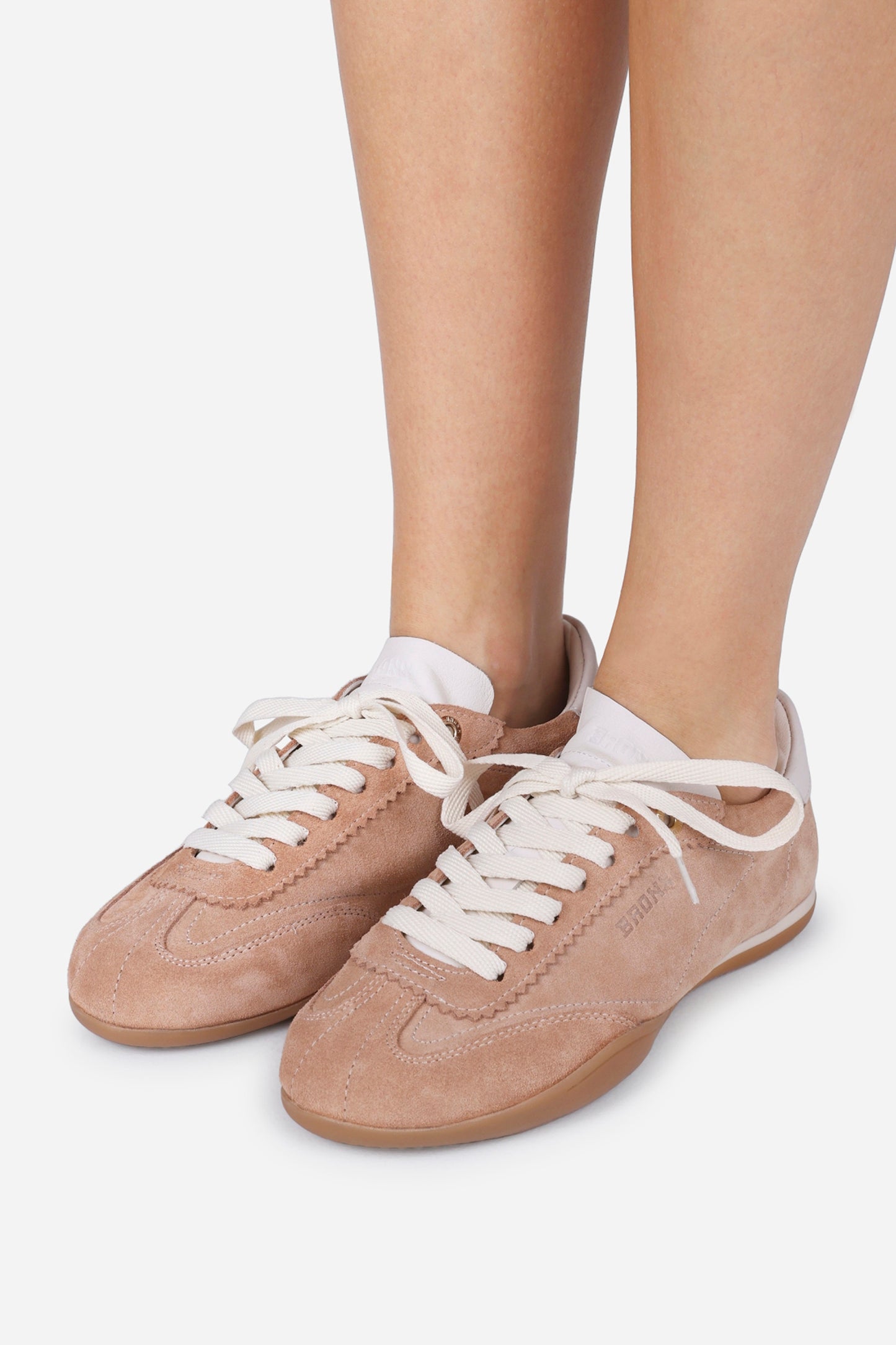 park-err | mocha mousse/off white
