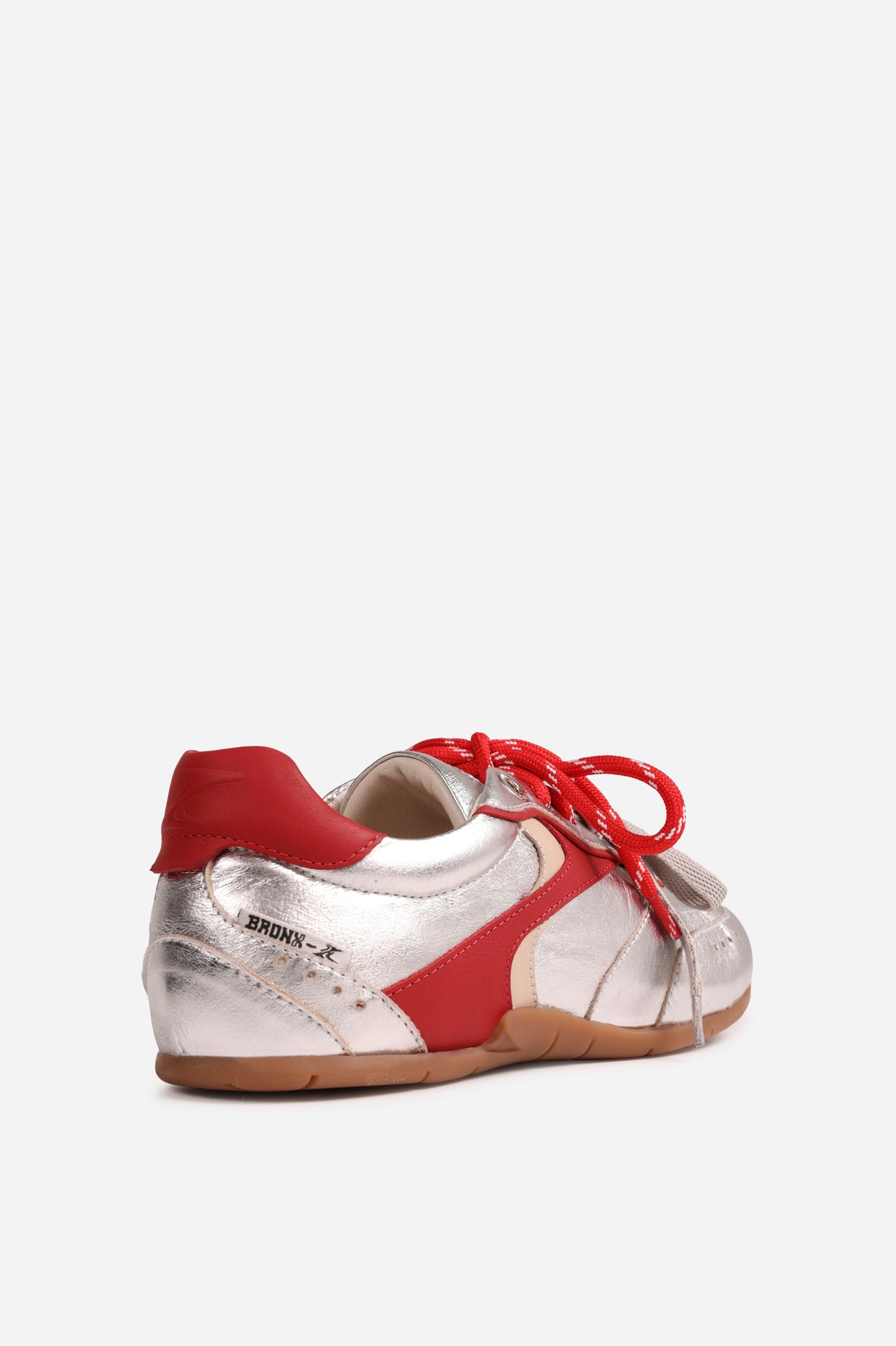 Myr-aa | silver/red/oatmilk