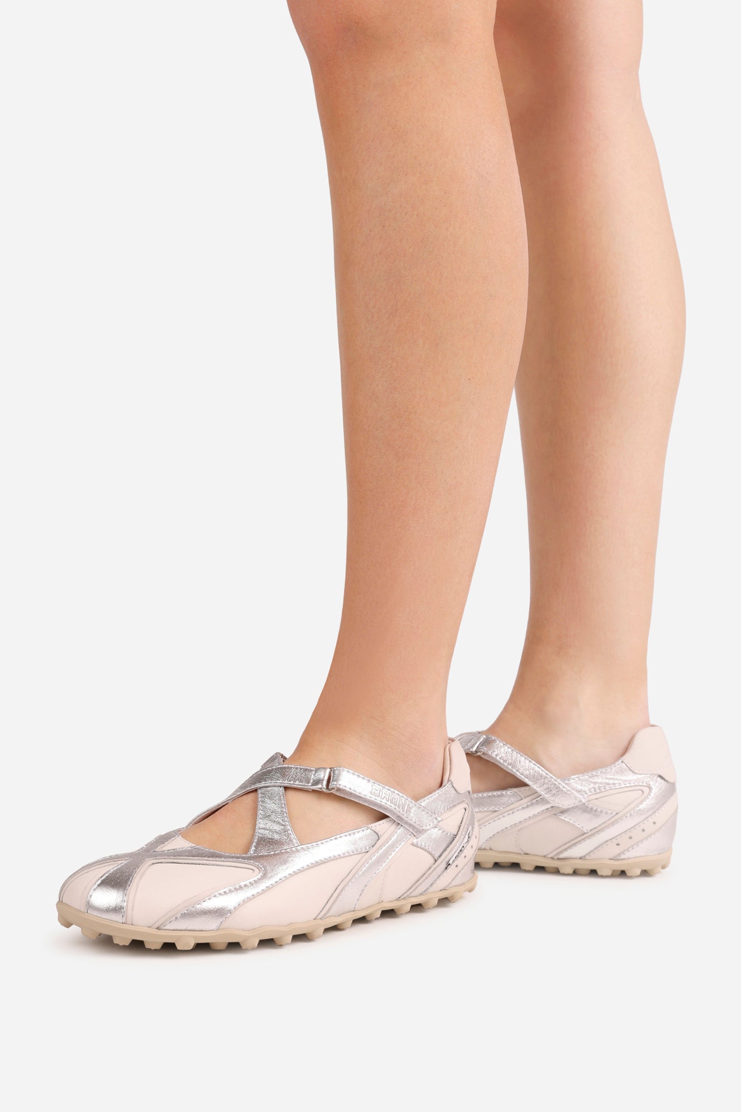 Gravit-yy | silver/off white/oatmilk